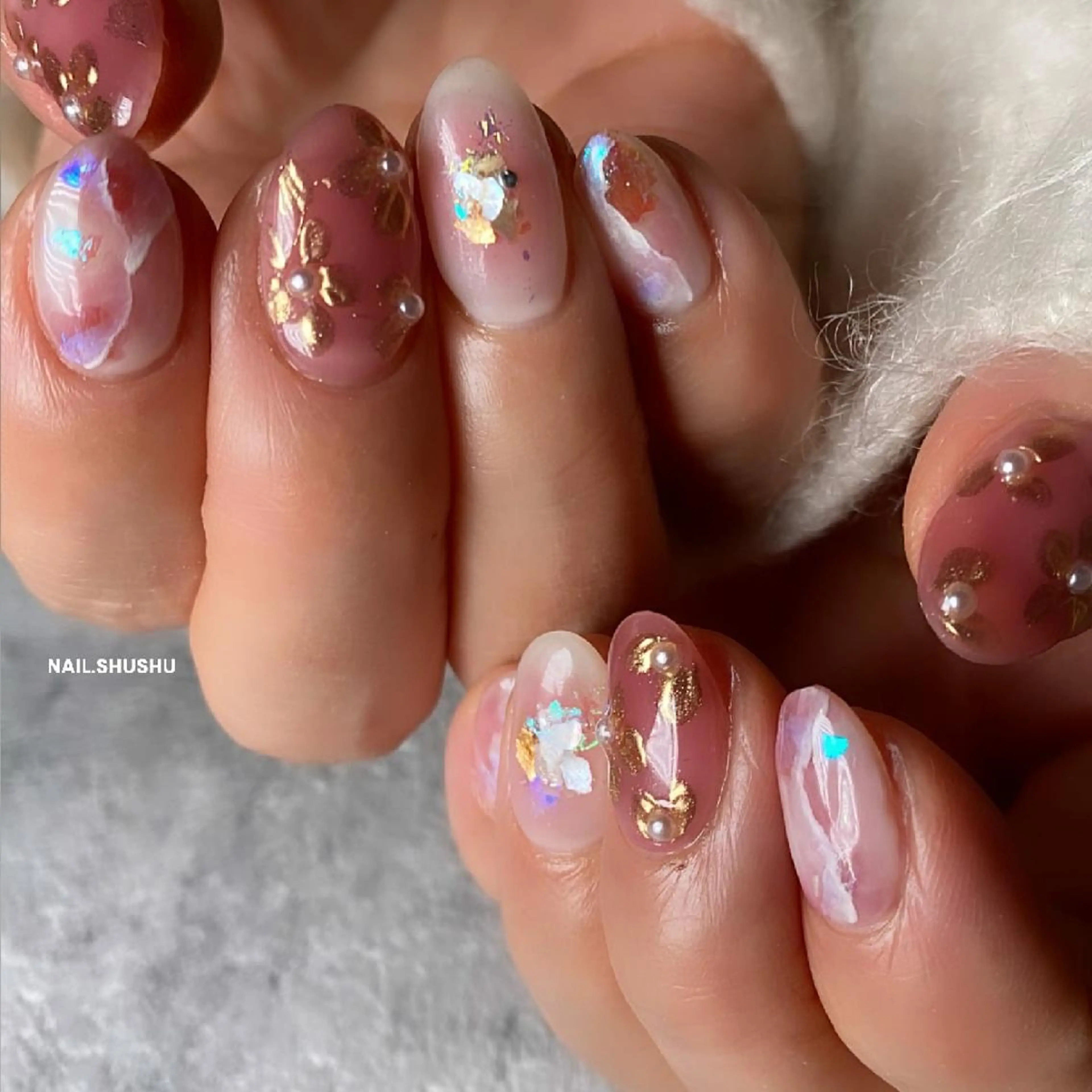 ネイル 持ち込み ニュアンスネイル ワンカラーネイル シンプルネイル バレンタイン 3dパーツ/流行り 👧shushu❤️のネイルデザイン