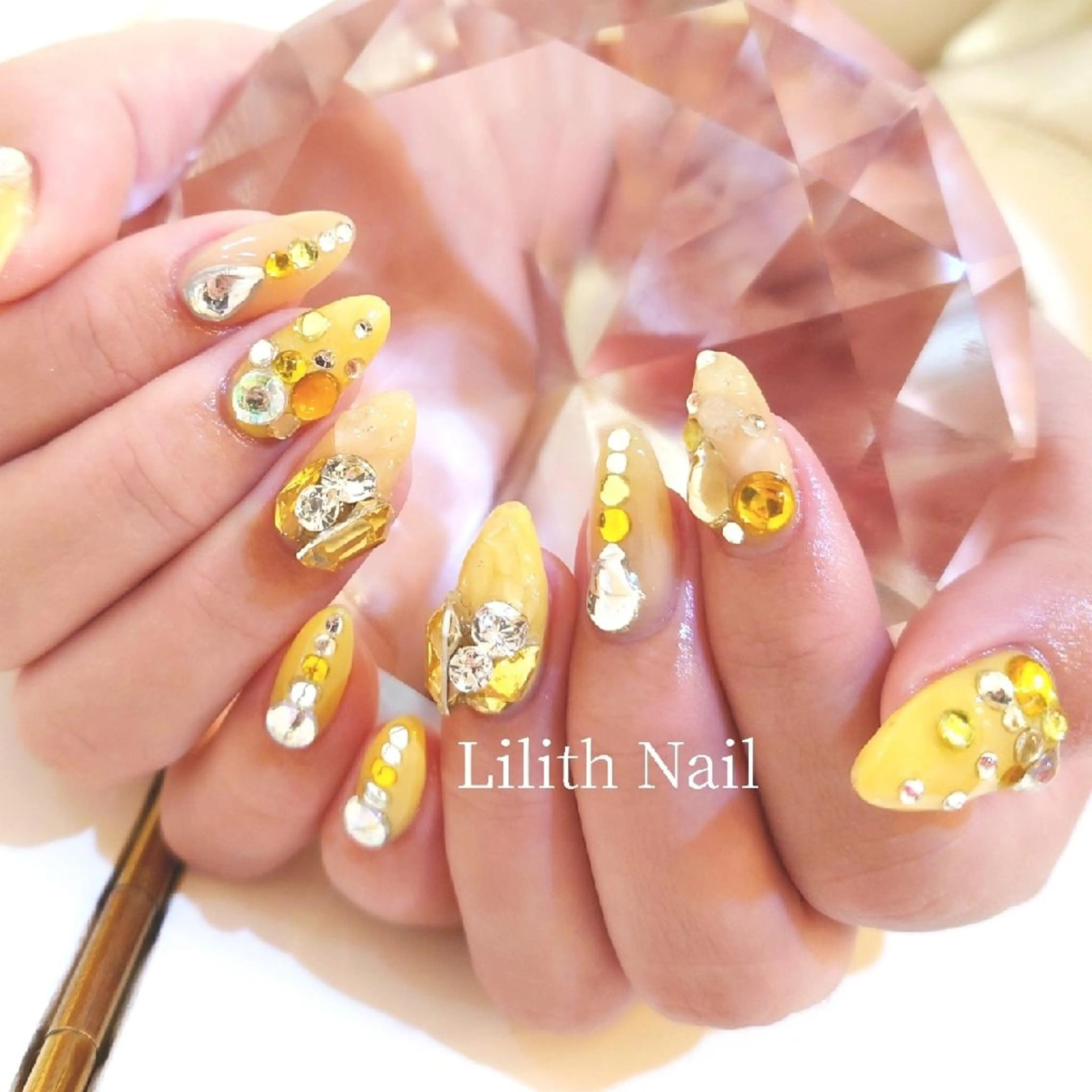 ネイル ストーンネイル Lilith Nailのネイルデザイン