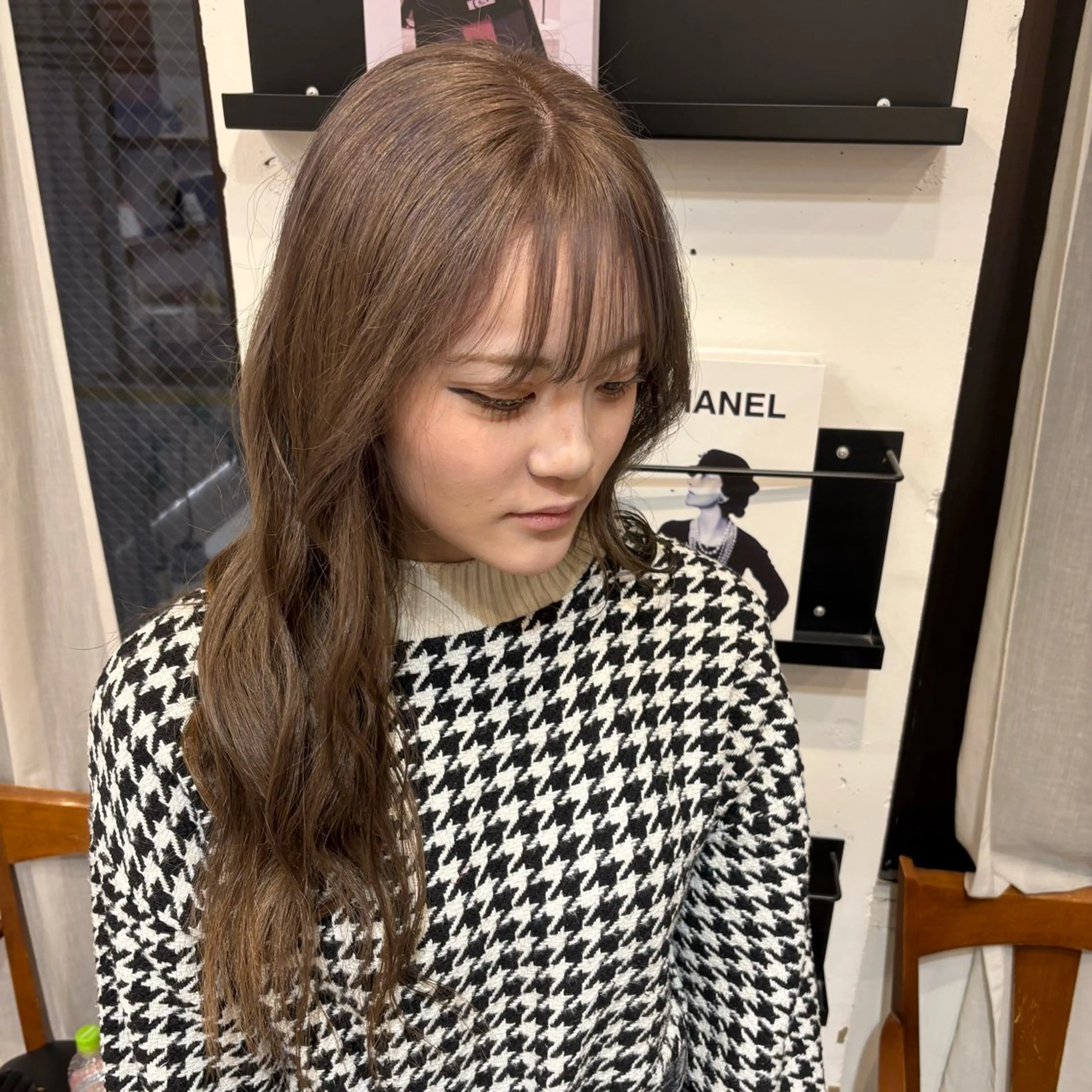 カラー 新原 陽那のヘアスタイル