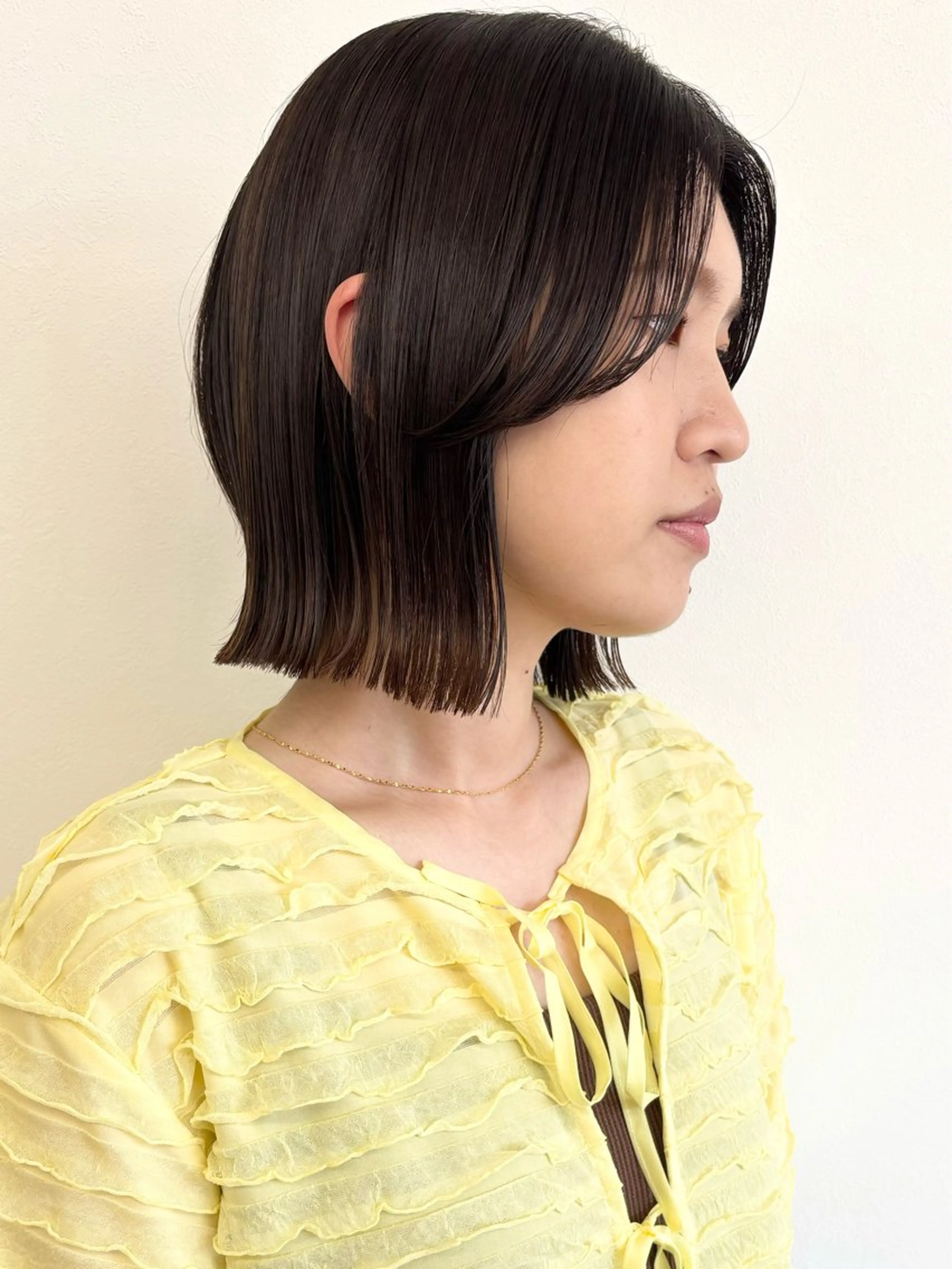 ミディアム ボブ くびれヘア 顔まわりレイヤー 顔周りカット レイヤーカット 石山 /切りっぱなしボブのヘアスタイル