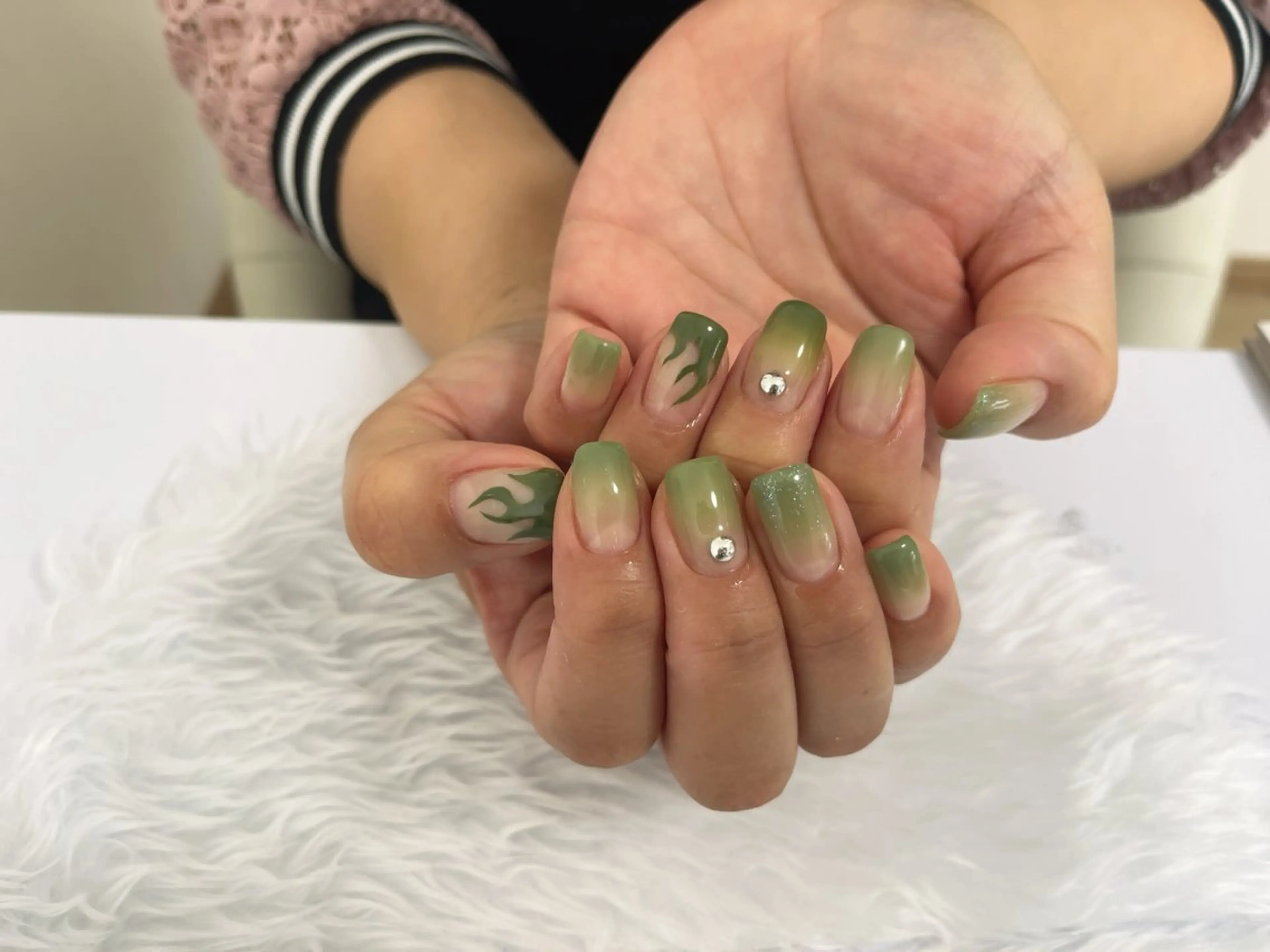 ネイル ハンドネイル プライベートサロン featherのネイルデザイン