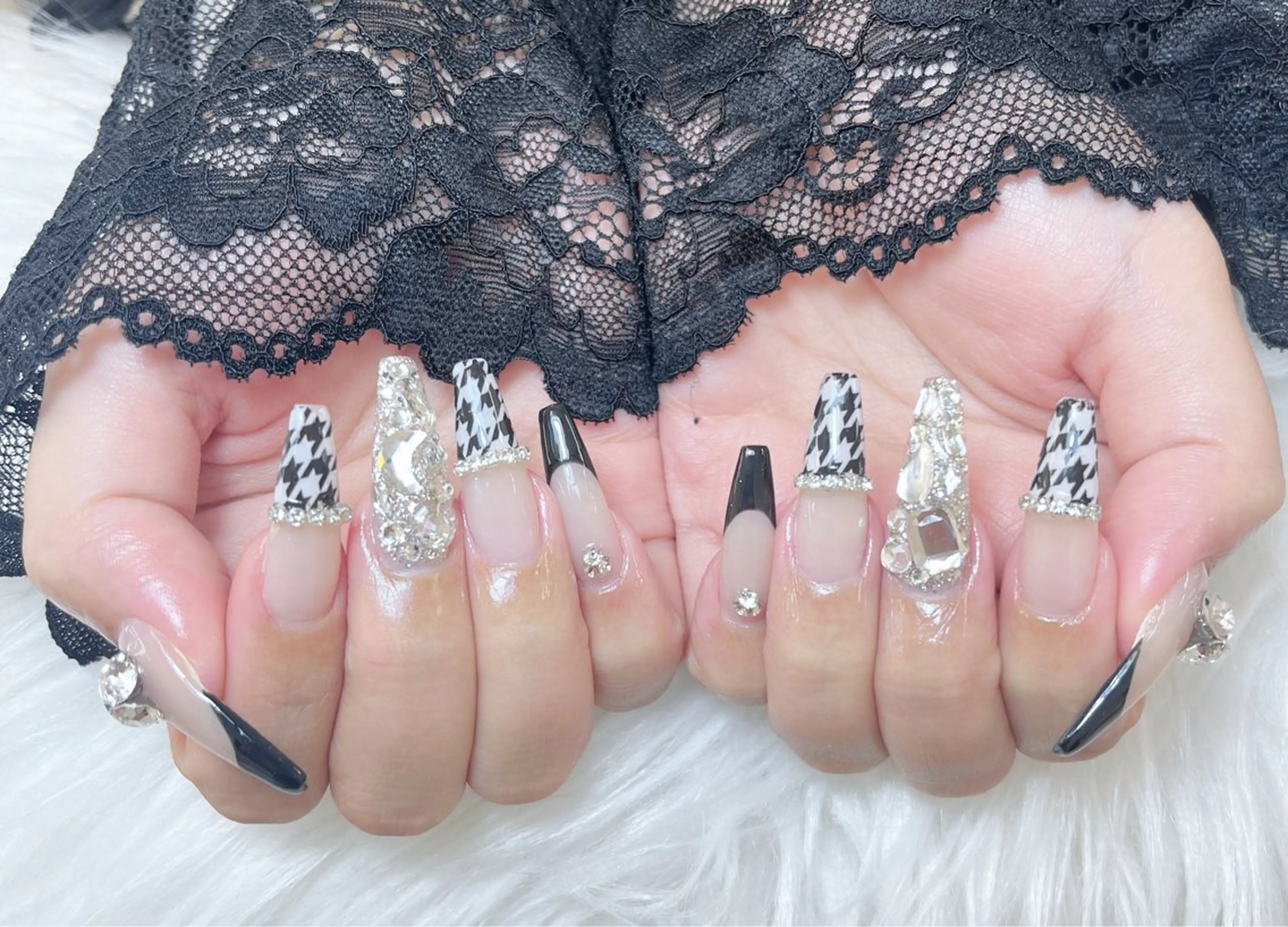 ネイル 成人式 ロングネイル マグネットネイル 大理石ネイル(マーブル) リボン ハンドネイル Amee Nail Salonのネイルデザイン