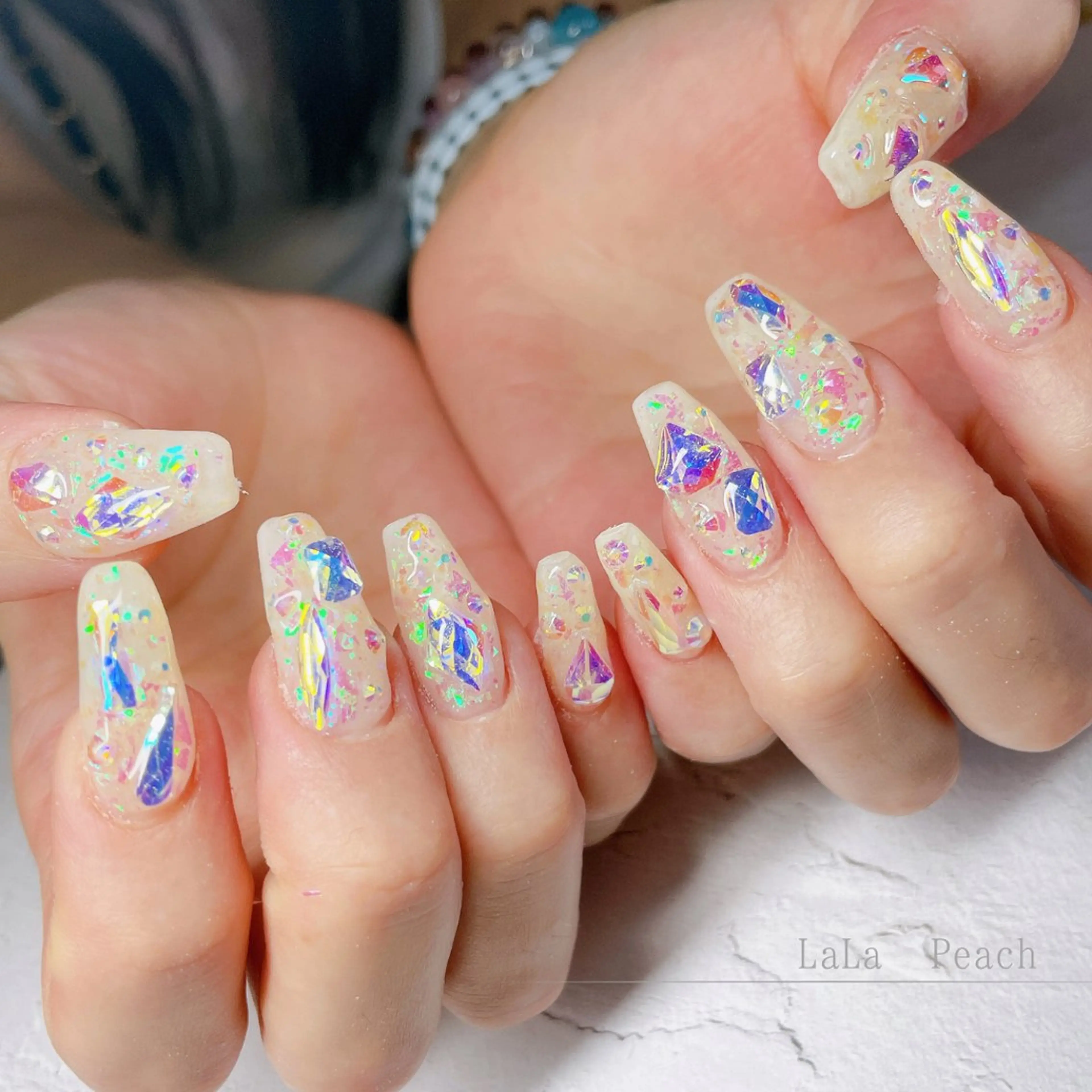ネイル アートネイル オーロラネイル ジェルネイル キラキラネイル ストーンネイル ハンドネイル LaLa Peach 福岡のマツエク・マツパデザイン