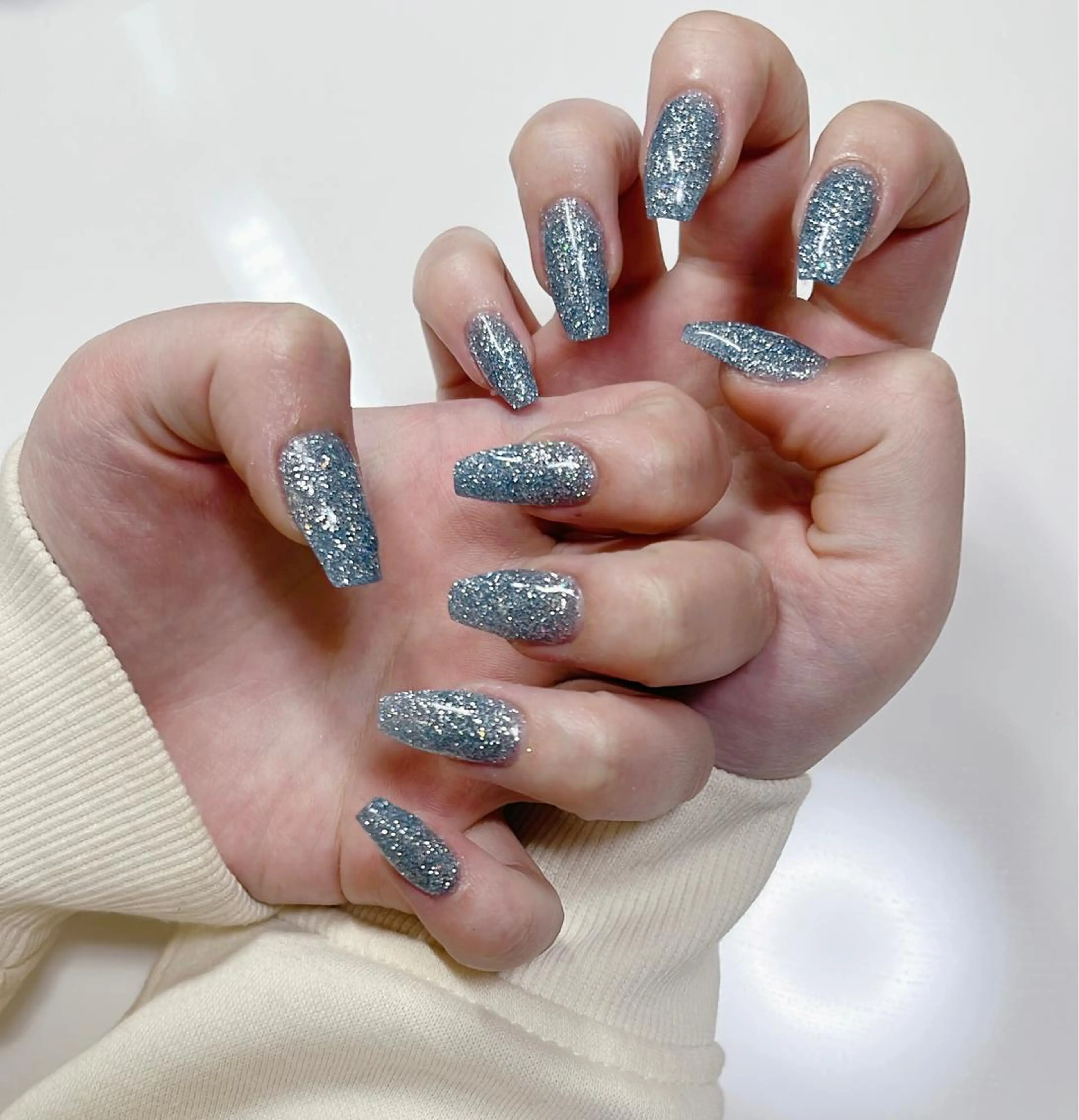 ネイル ブルー ラメ(グリッター) シルバー ハンドネイル plaisir所属・plaisir プレジールネイルのネイルデザイン