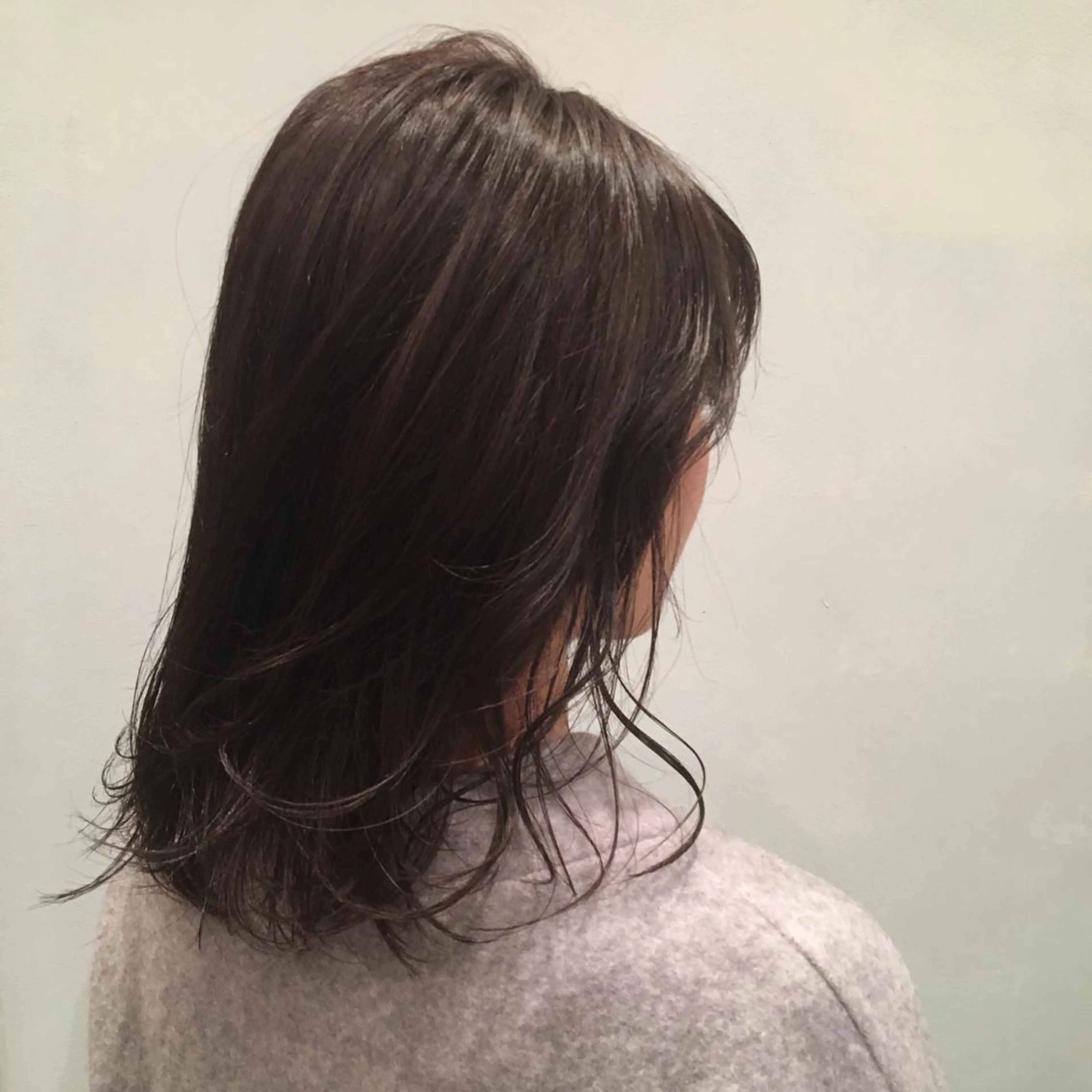 セミロング カラー SAKINO. ベージュカラーのヘアスタイル