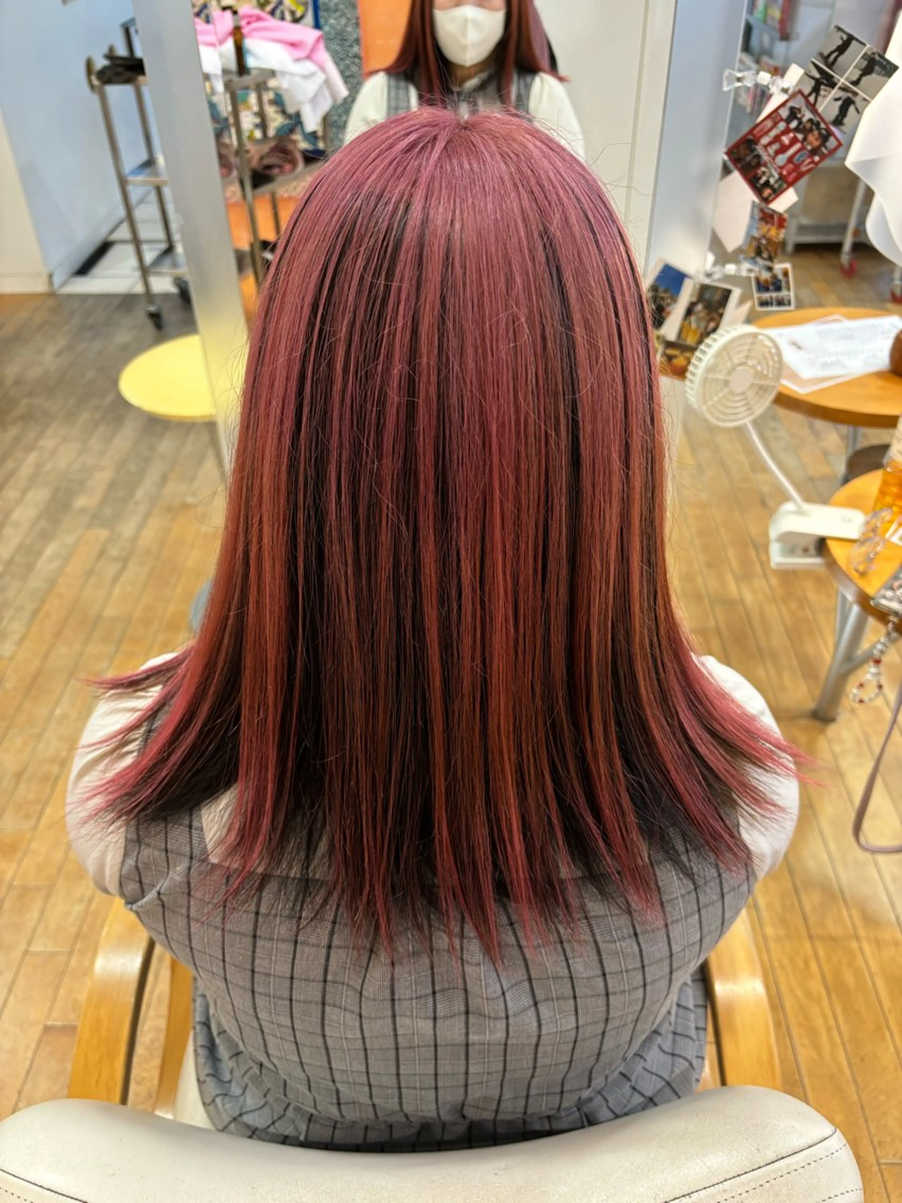 カラー ダブルカラー ピンクカラー 浅岡 二葉のヘアスタイル