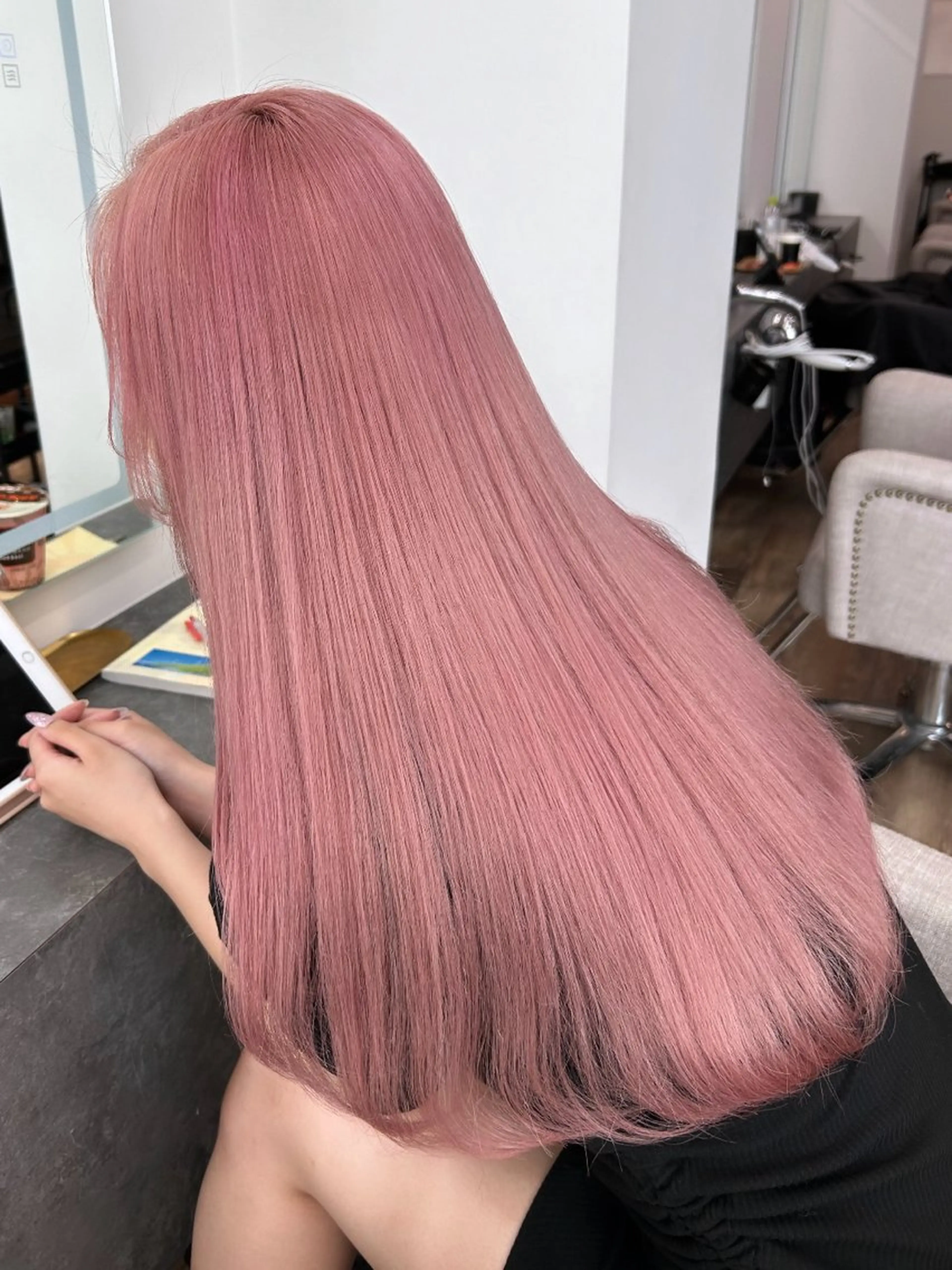 ロング カラー ヘアカラー トリートメント MARQUEE所属・Ayame / ハイトーンカラーのヘアスタイル