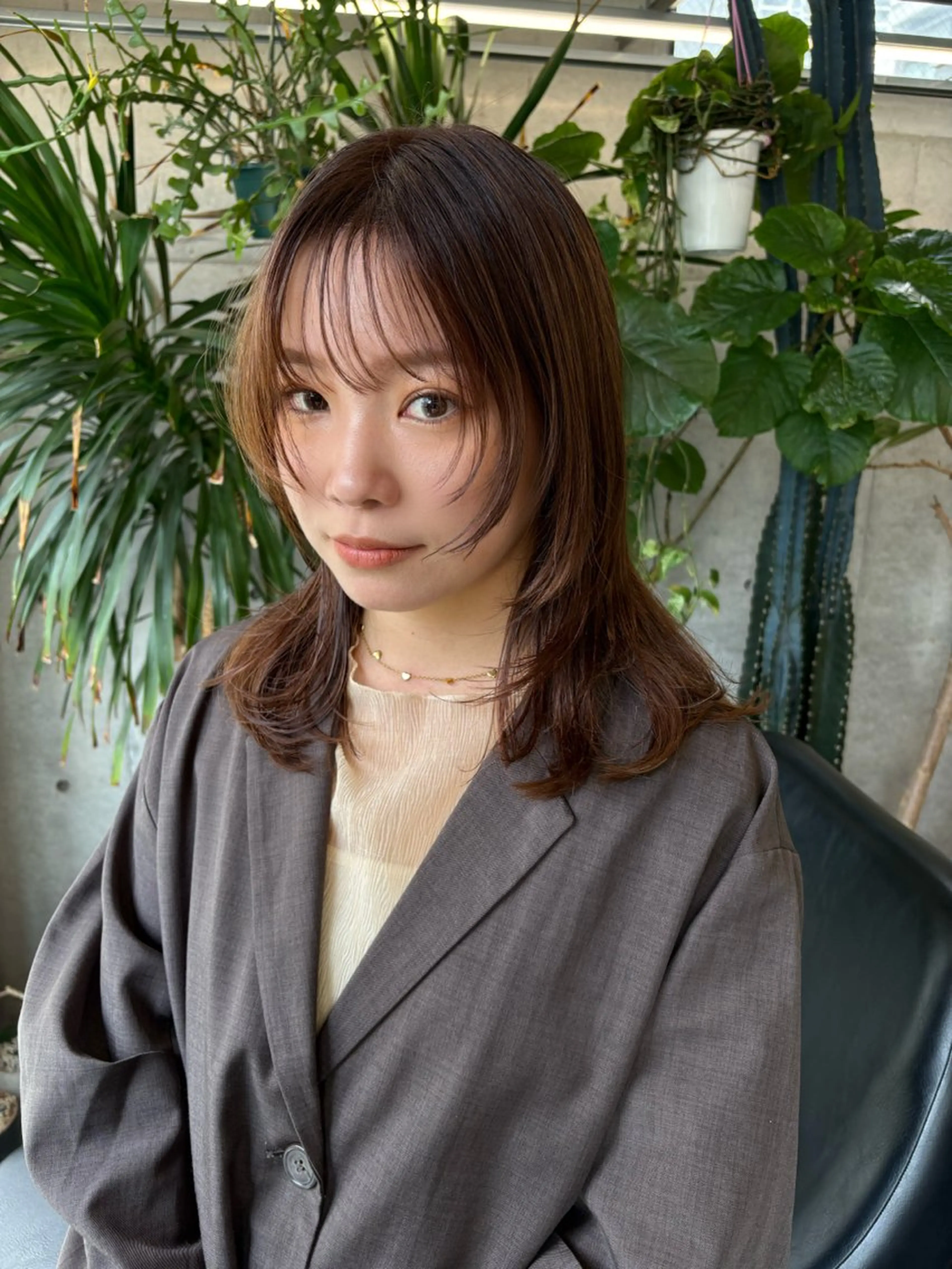 ミディアム カラー ミディアムレイヤー レイヤーカット カット ヘアカラー トリートメント 似合わせカット レイヤー/ボブのヘアスタイル