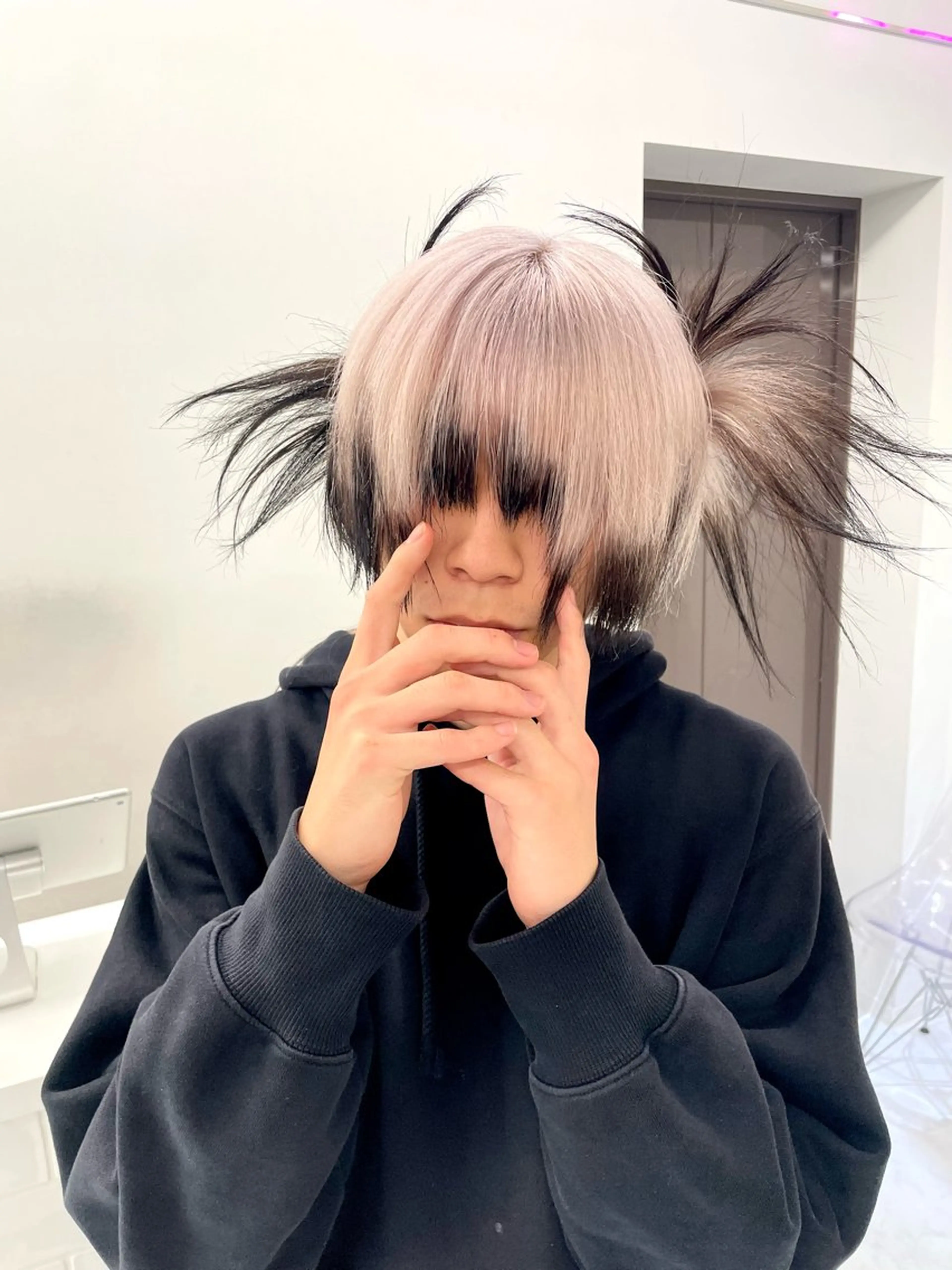 セミロング カラー メンズ 似合わせハイトーン ヒロトのヘアスタイル