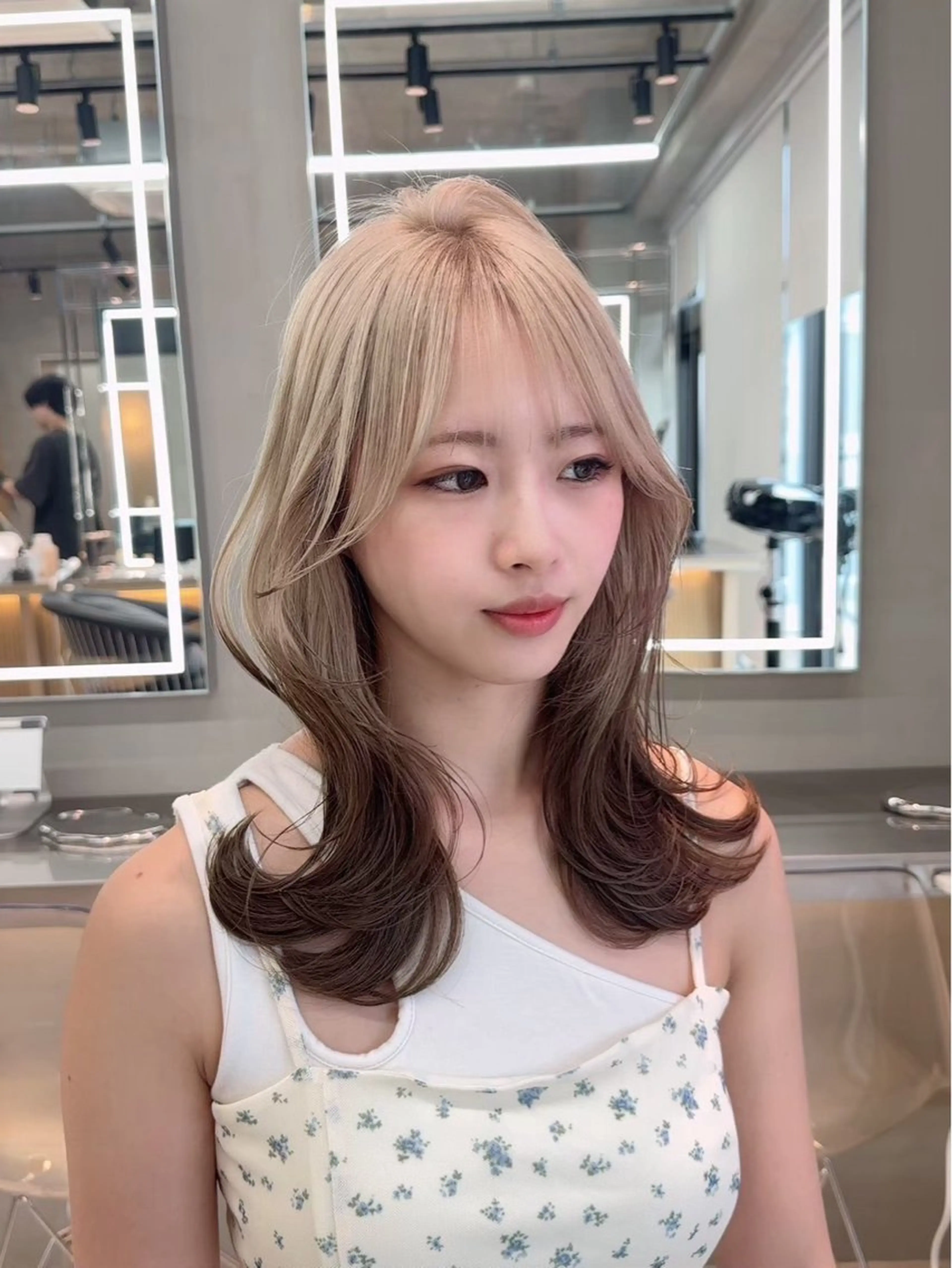 セミロング ヘアカラー 🪽ショウヤ🪽 /ブリなしダブル🌟のヘアスタイル