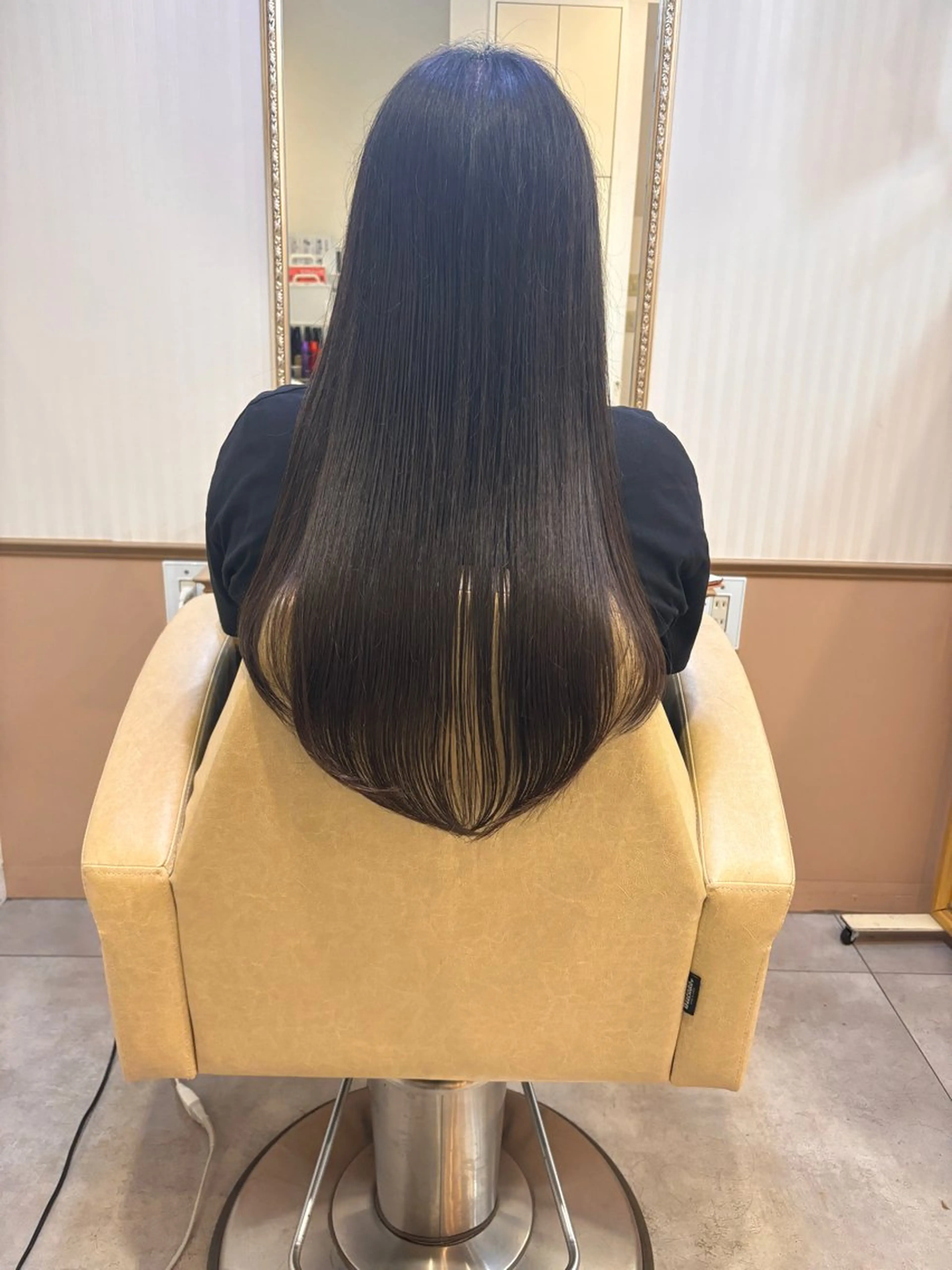 ロング 吉井 愛のヘアスタイル