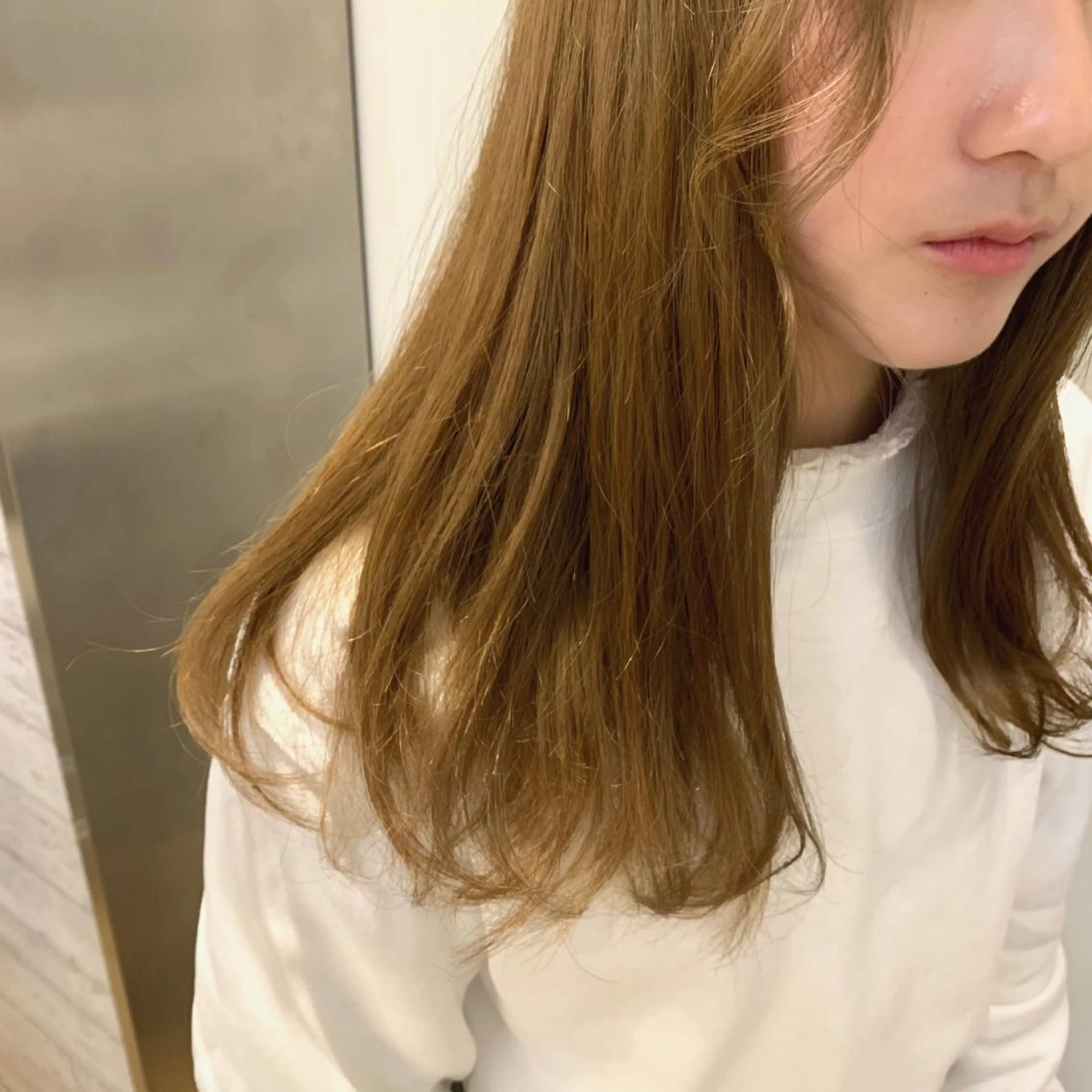 カラー 天野 利咲のヘアスタイル