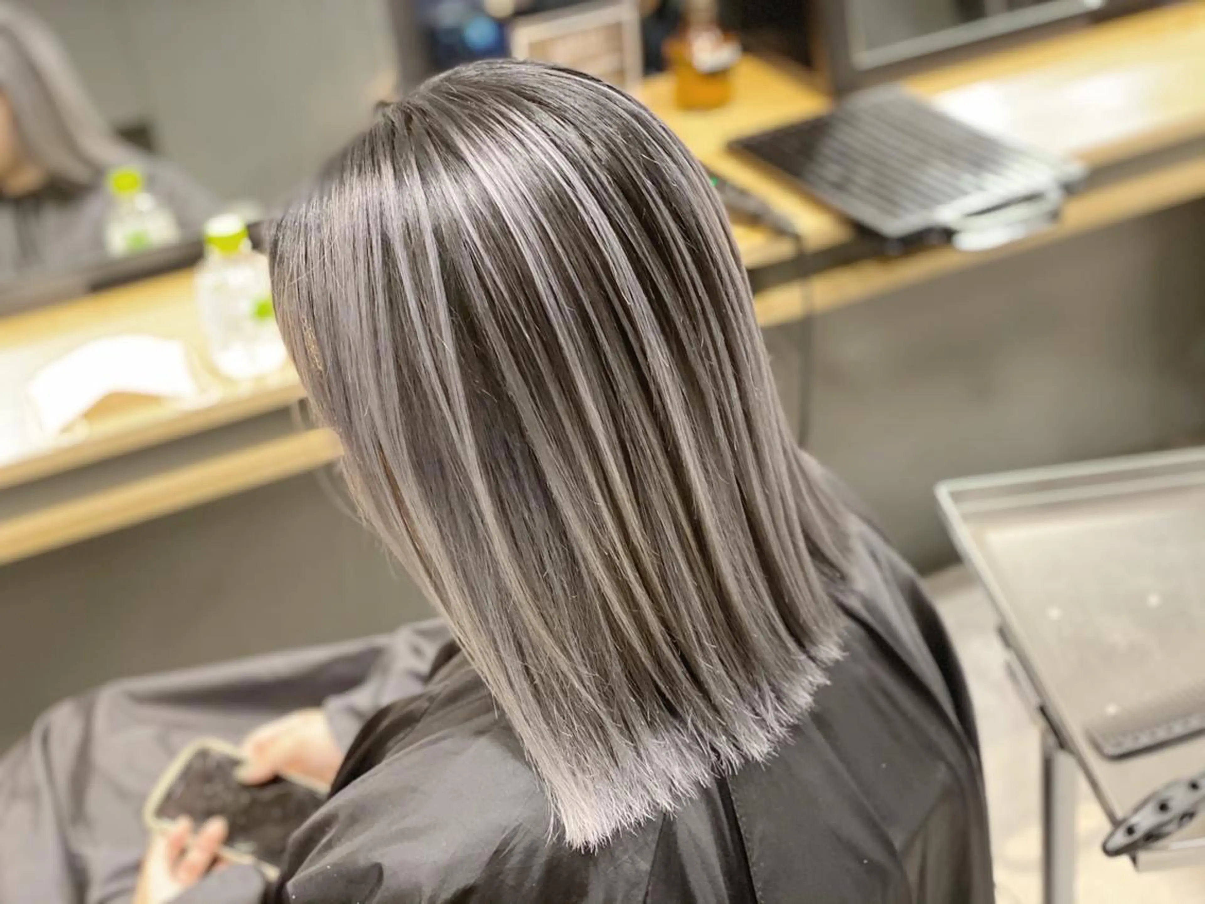 ミディアム カラー バレイヤージュ ブリーチ デザインカラー レイヤーカット THINK SHOP KANTAのヘアスタイル