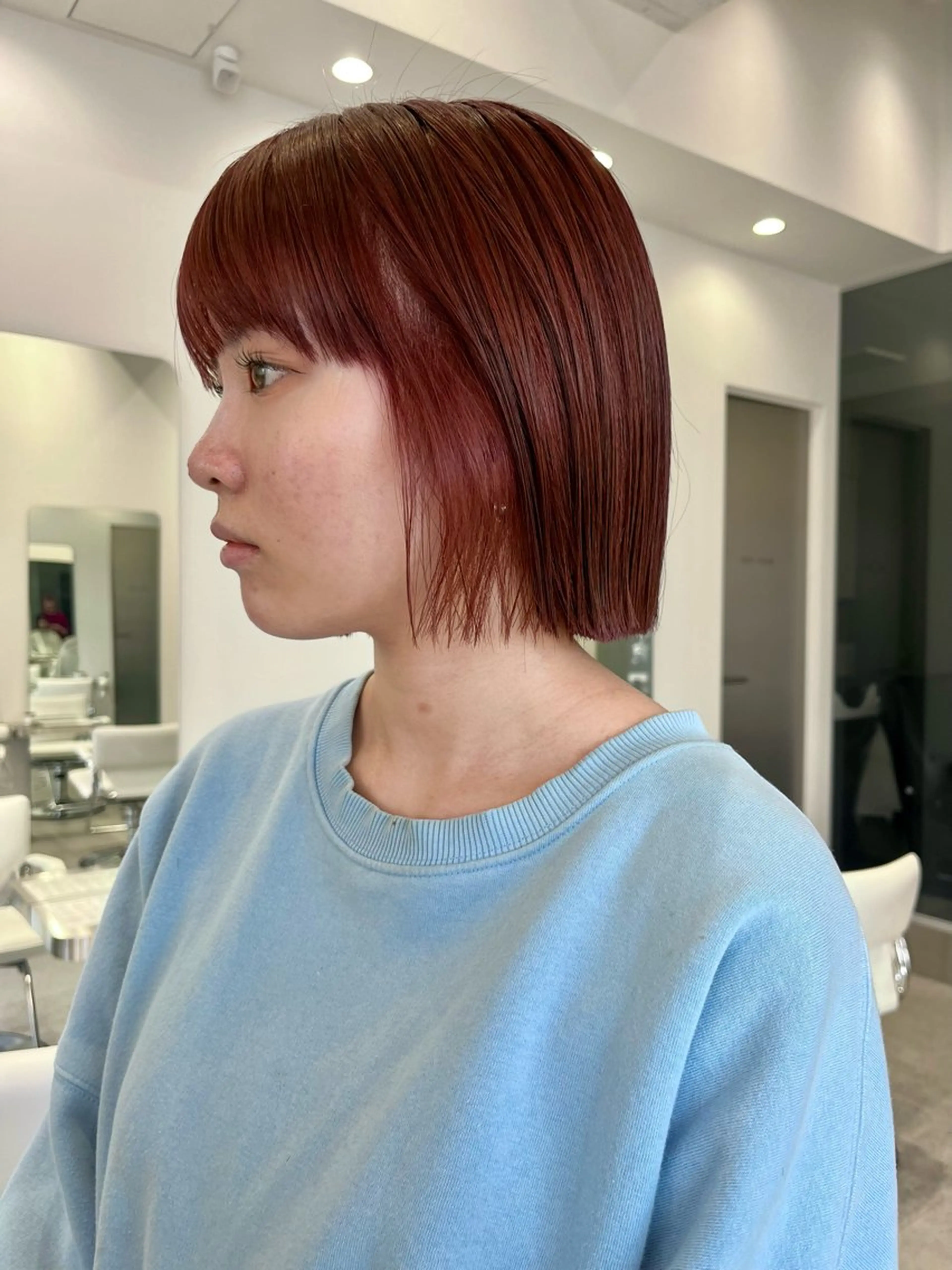 セミロング カラー ダブルカラー レッドカラー iLi🫧kim ryongna🦋のヘアスタイル