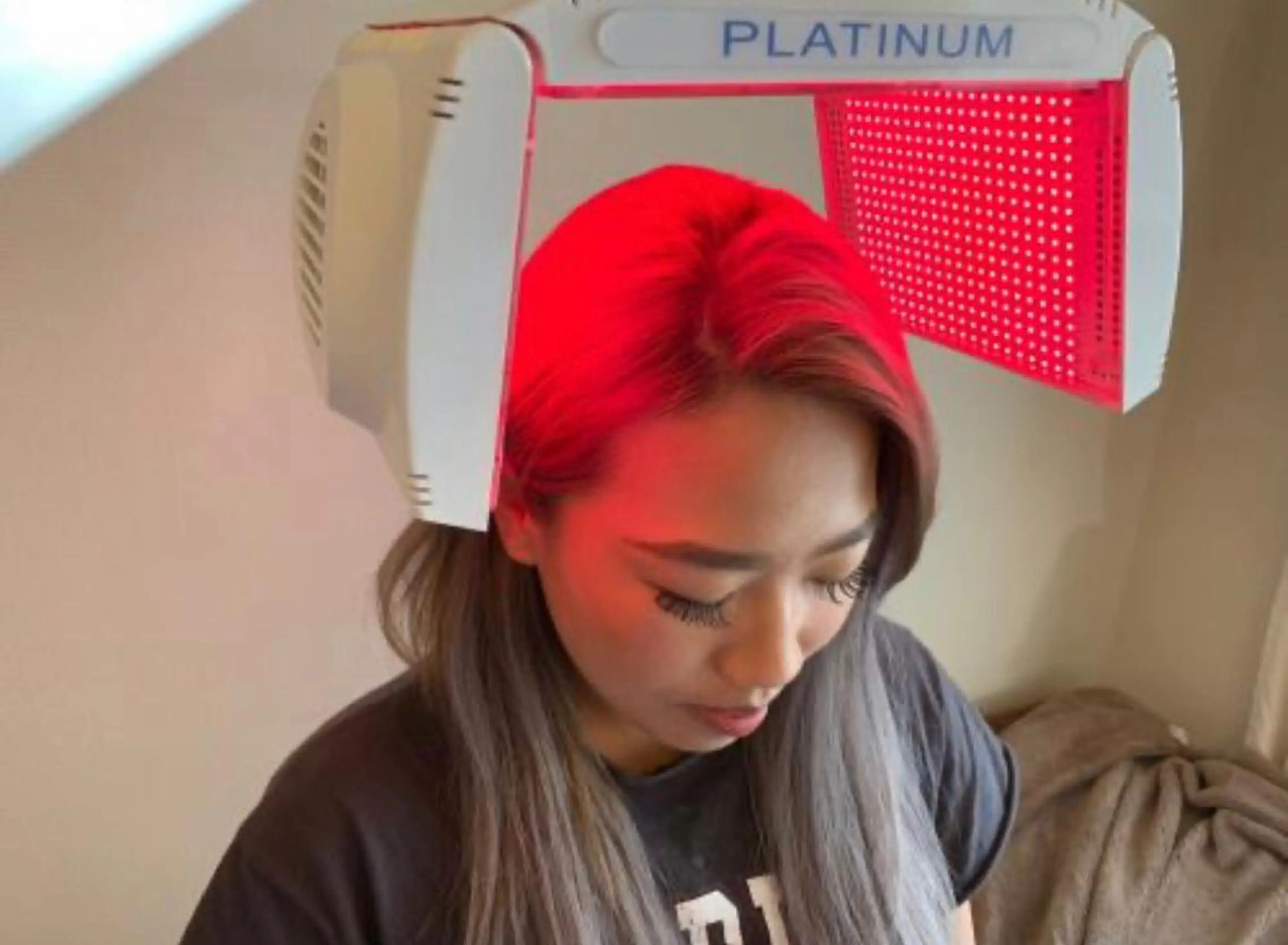 🎶🎶初回特別価格🎶頭皮のケアはこれからの常識👍！🍃ＬＥＤスカルプケア🍃（機能スカルプ溶液付き）の写真