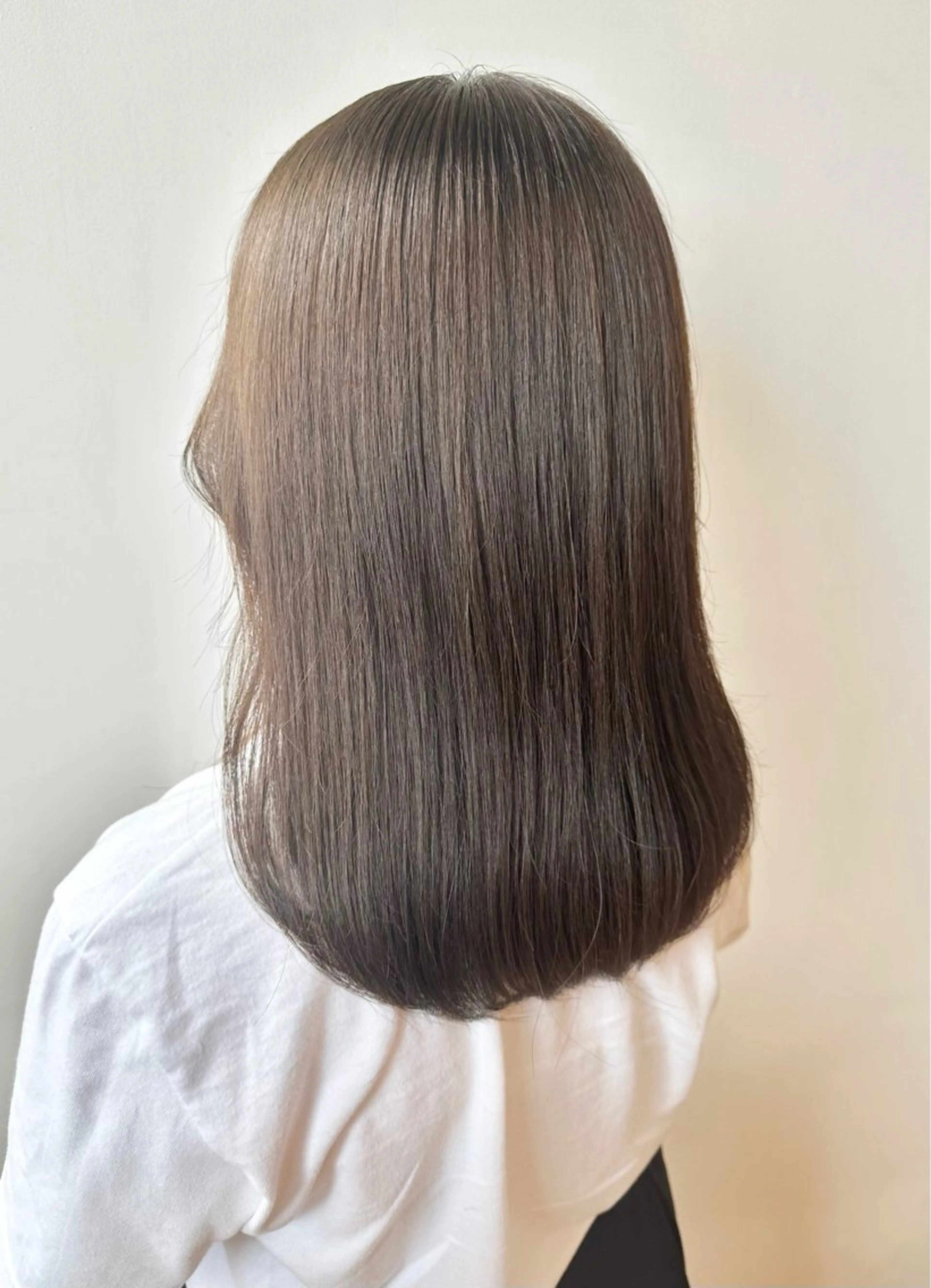 セミロング カラー Lantana 未南海のヘアスタイル