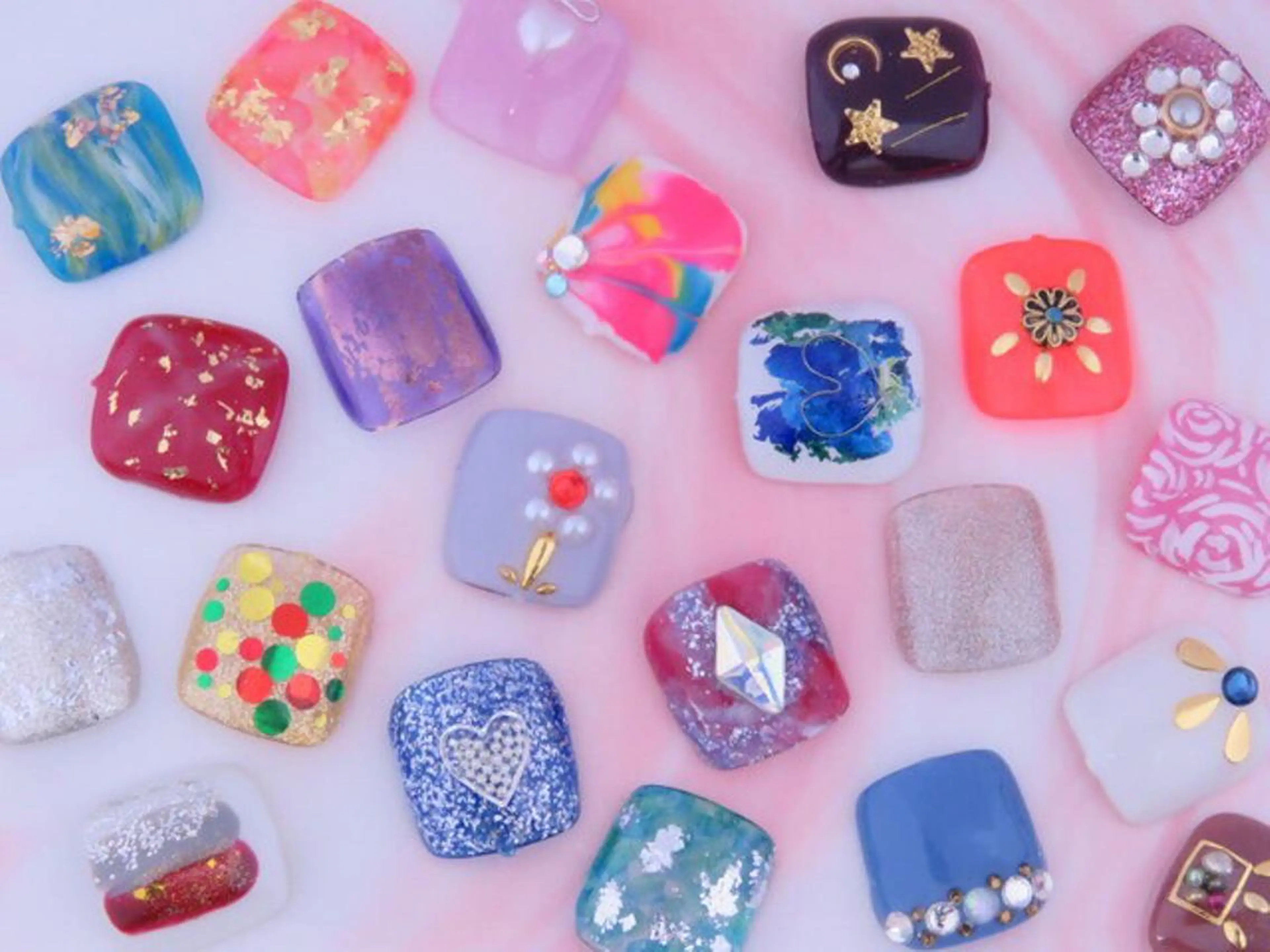 ネイル フットネイル マジック ミラーのネイルデザイン