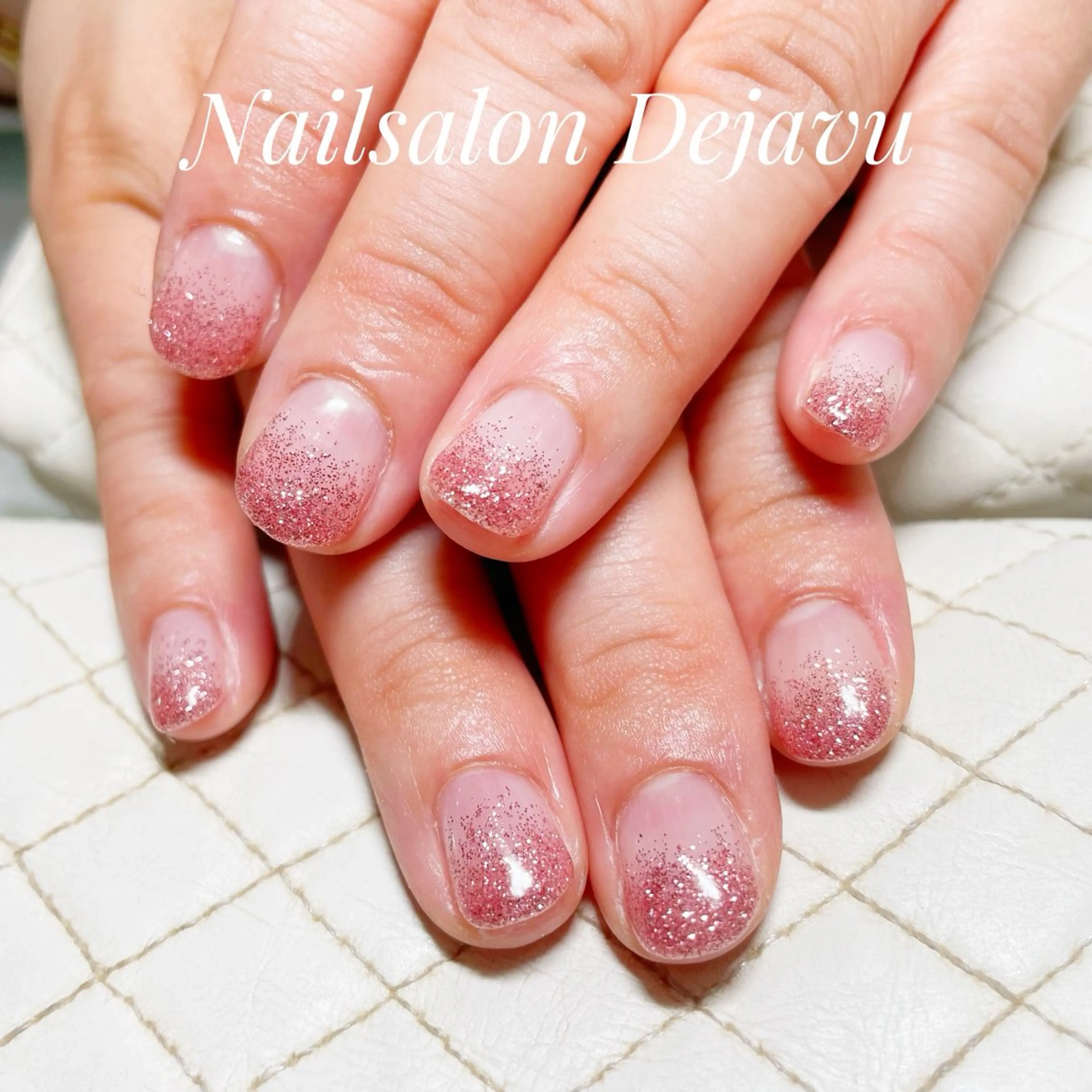 ネイル グラデーション ラメ(グリッター) ラメグラデーション ハンドネイル Nail salon Dejavu 🌿のネイルデザイン