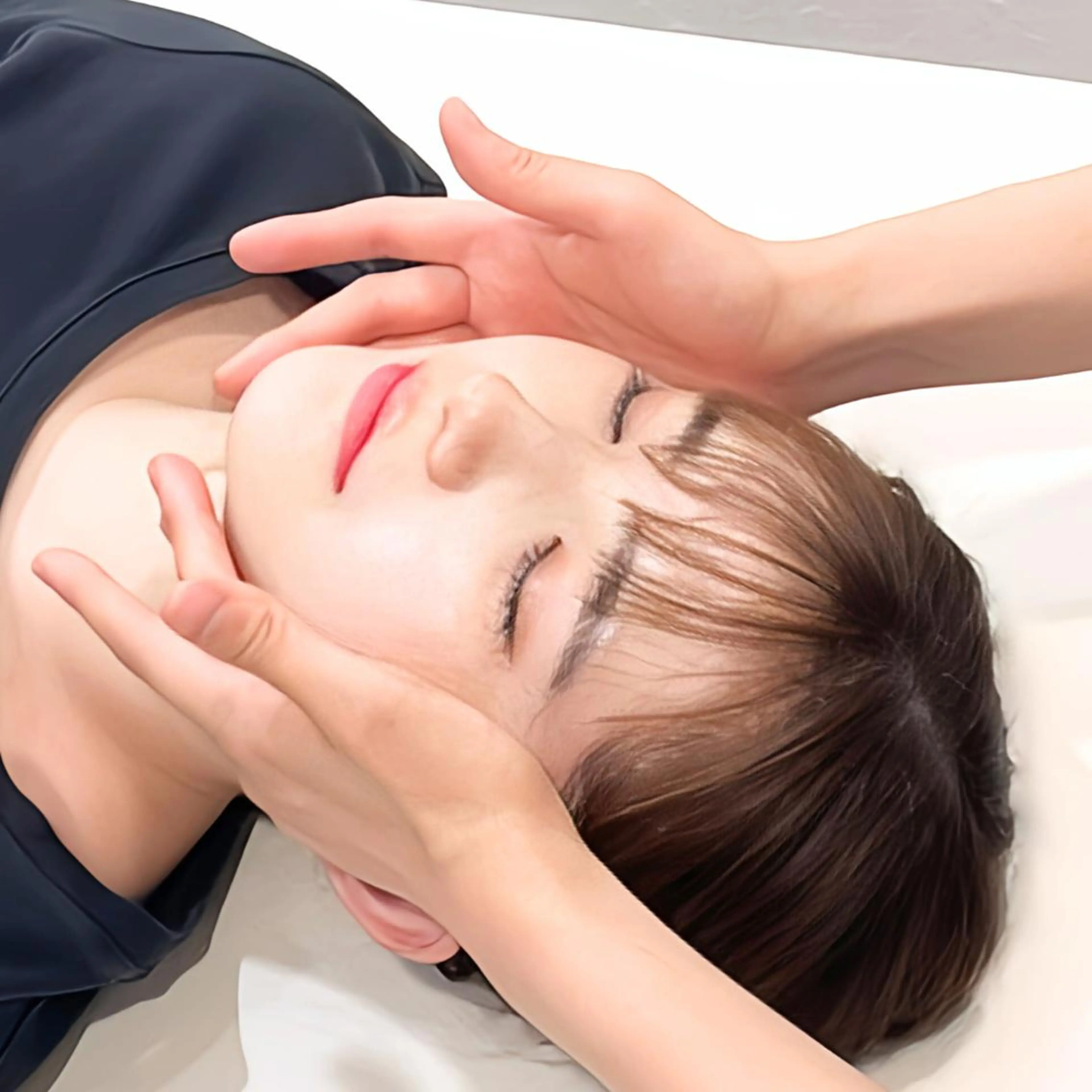 🌸ミニモ学割U24🌸￥2980【小顔矯正+美顔マッサージ】+【首肩矯正】💆50分＜顔やせ/エラ張り/首を長く細く＞の写真