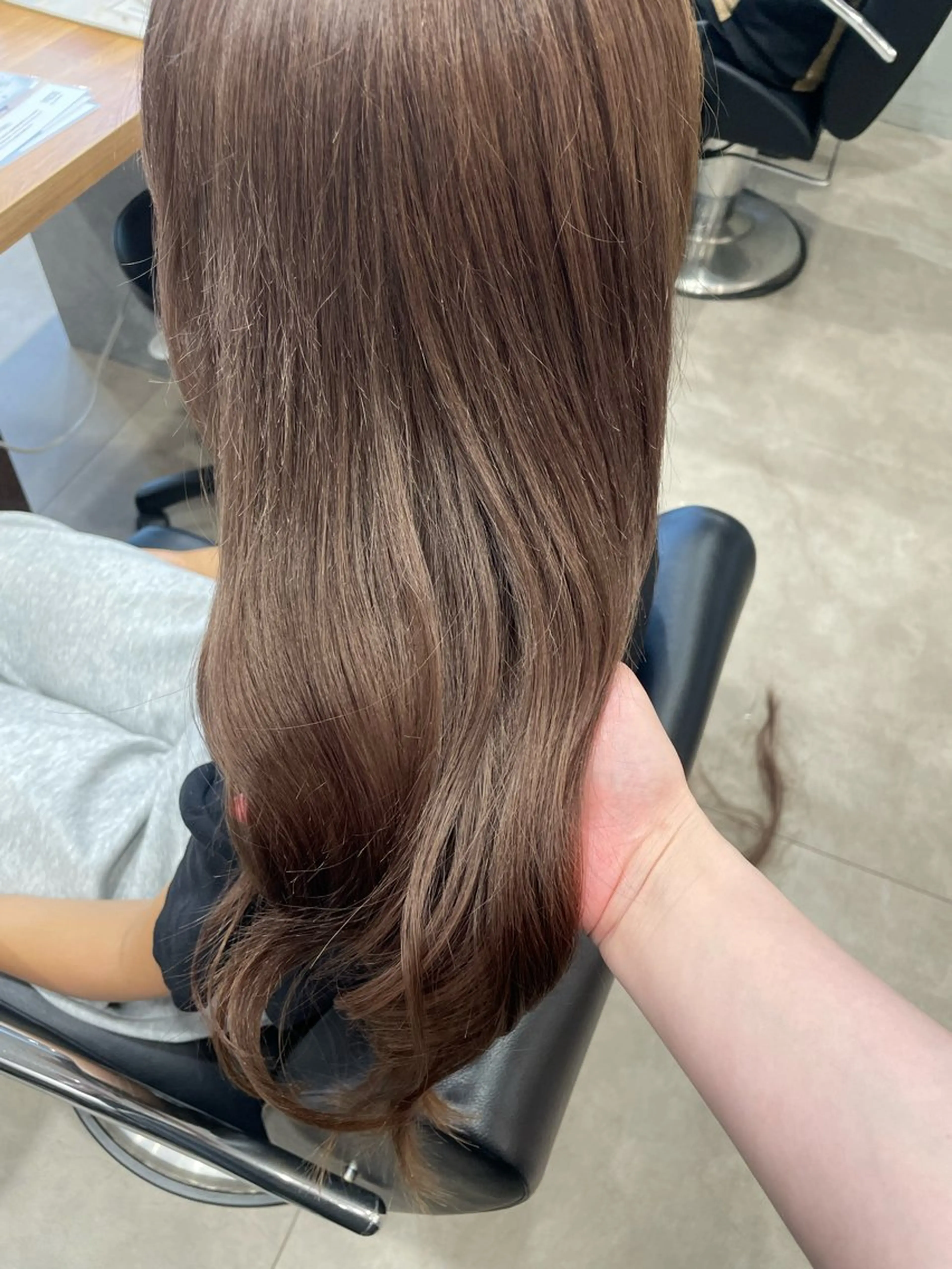 ロング カラー ブラウンカラー 透明感カラー ヘアカラー 佐藤 由依/水光カラーのヘアスタイル