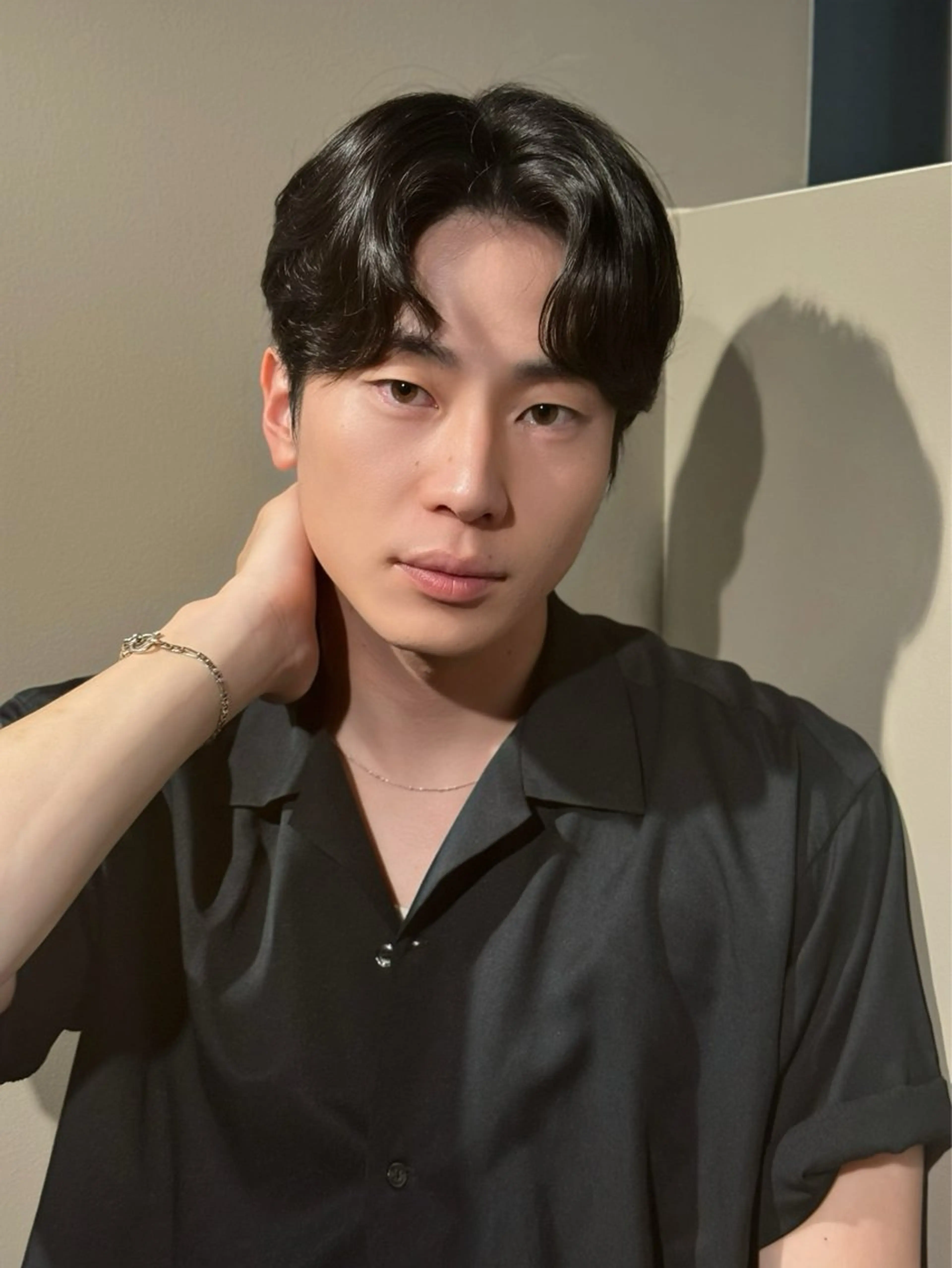 ショート パーマ メンズ メンズ職人/センター パート/富沢真斗のヘアスタイル