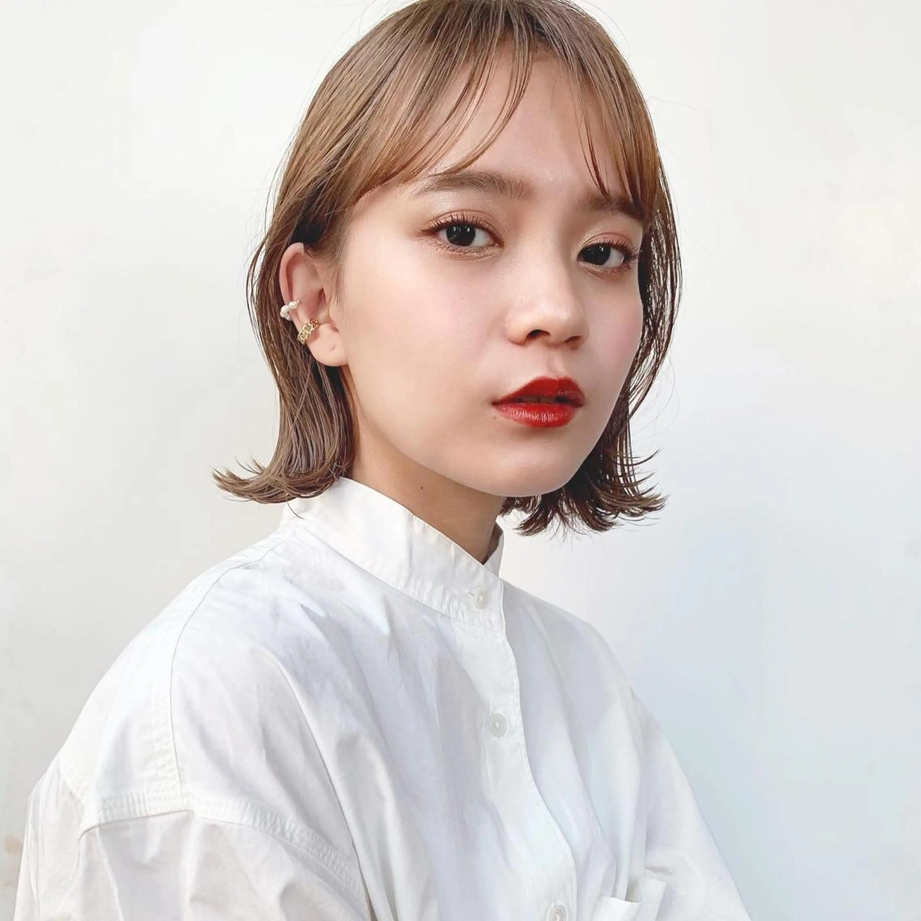 ミディアム カラー ハイトーンカラー ボブ 外ハネヘア 🌱小顔ヘア/ボブ ミディアム/双葉🌱のヘアスタイル