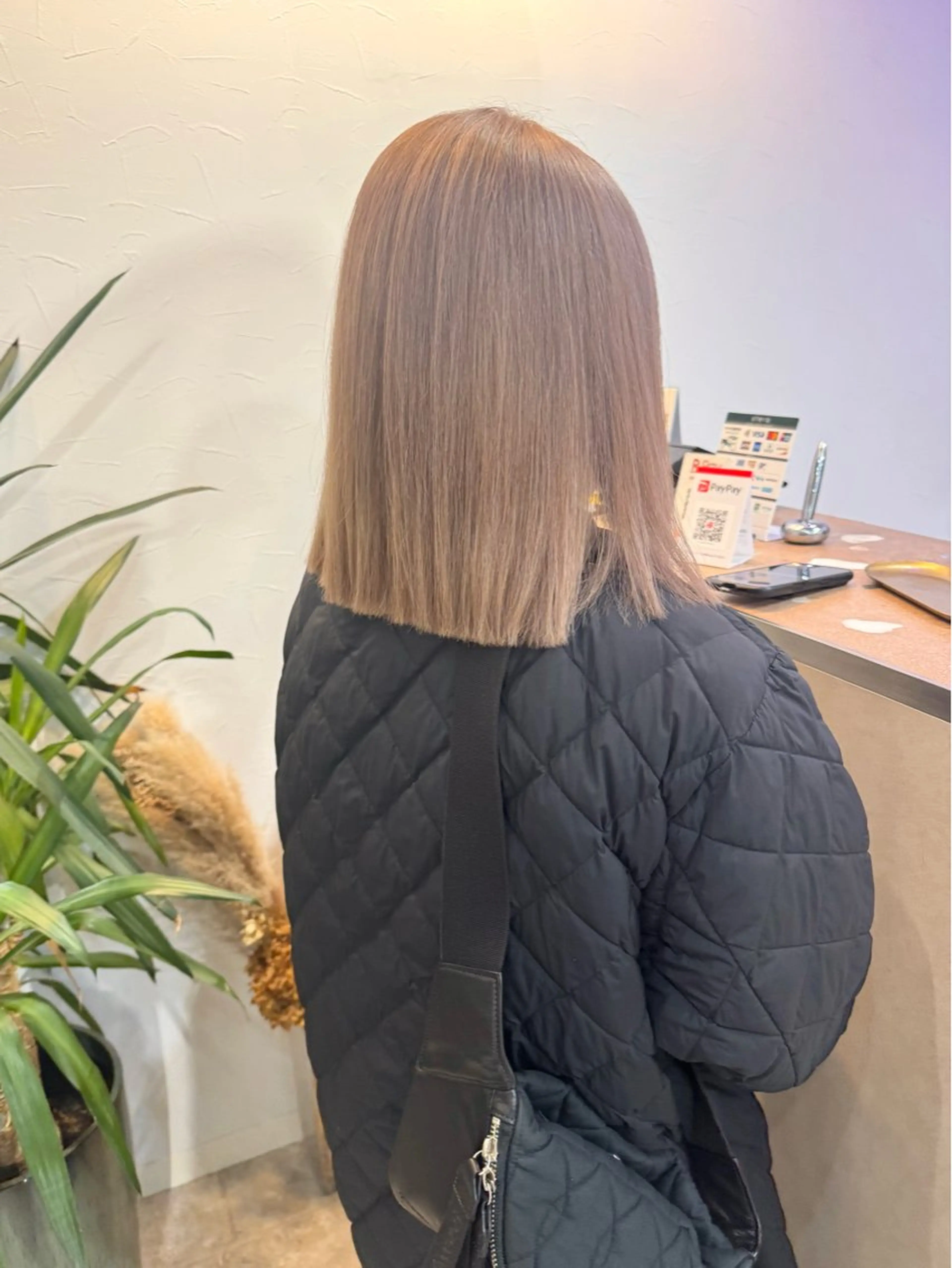 ミディアム カラー バレイヤージュ ベージュカラー ブリーチ ケアブリーチ 透明感カラー カット ヘアカラー トリートメント lani ブリーチ /ダブルカラーのヘアスタイル