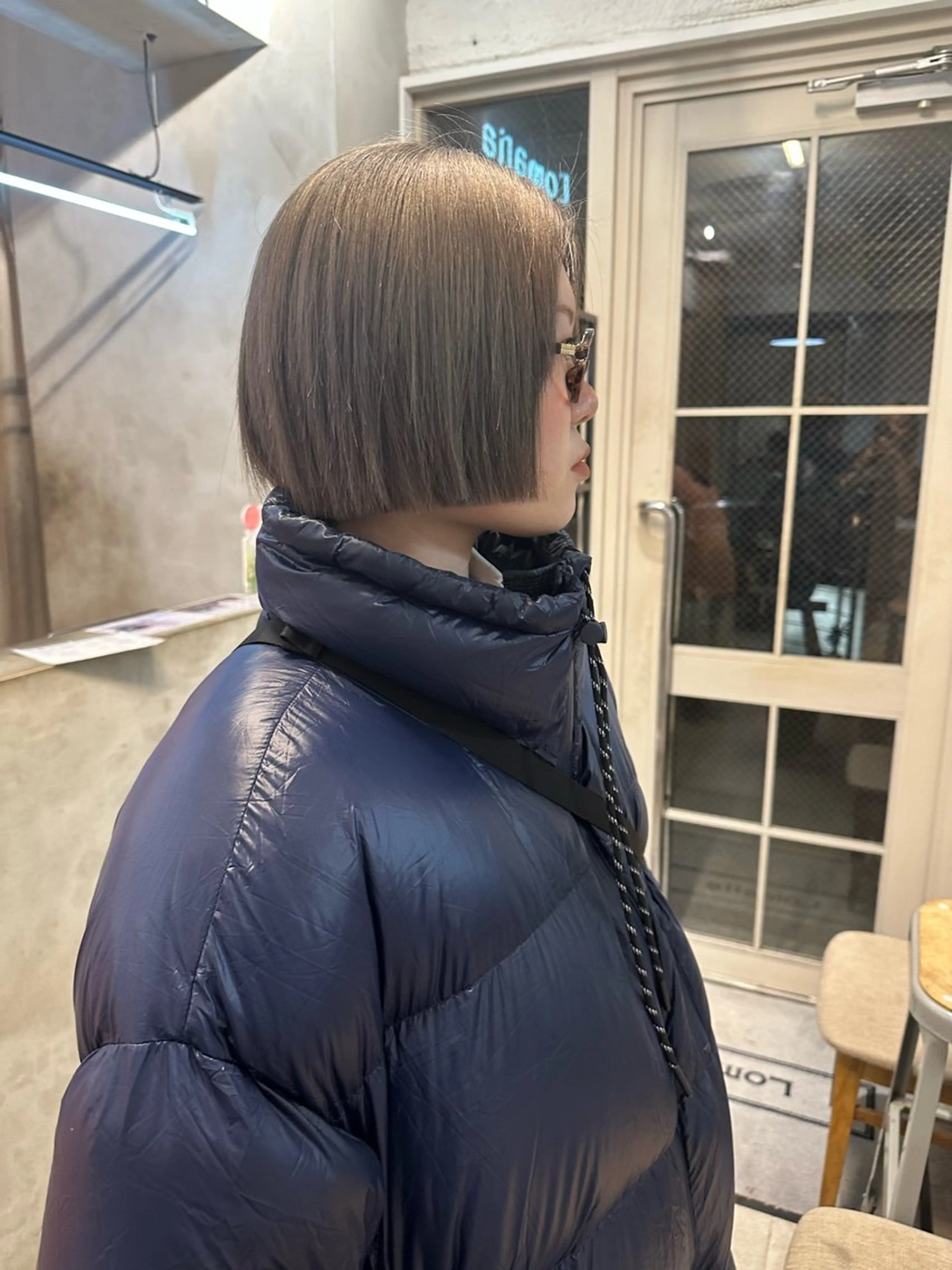 ショート カラー ベージュカラー ブリーチ ハイトーンカラー ブリーチなしカラー オリーブベージュ カット ヘアカラー トリートメント REINA☁️透明感 カラー/ぷつっと♡のヘアスタイル