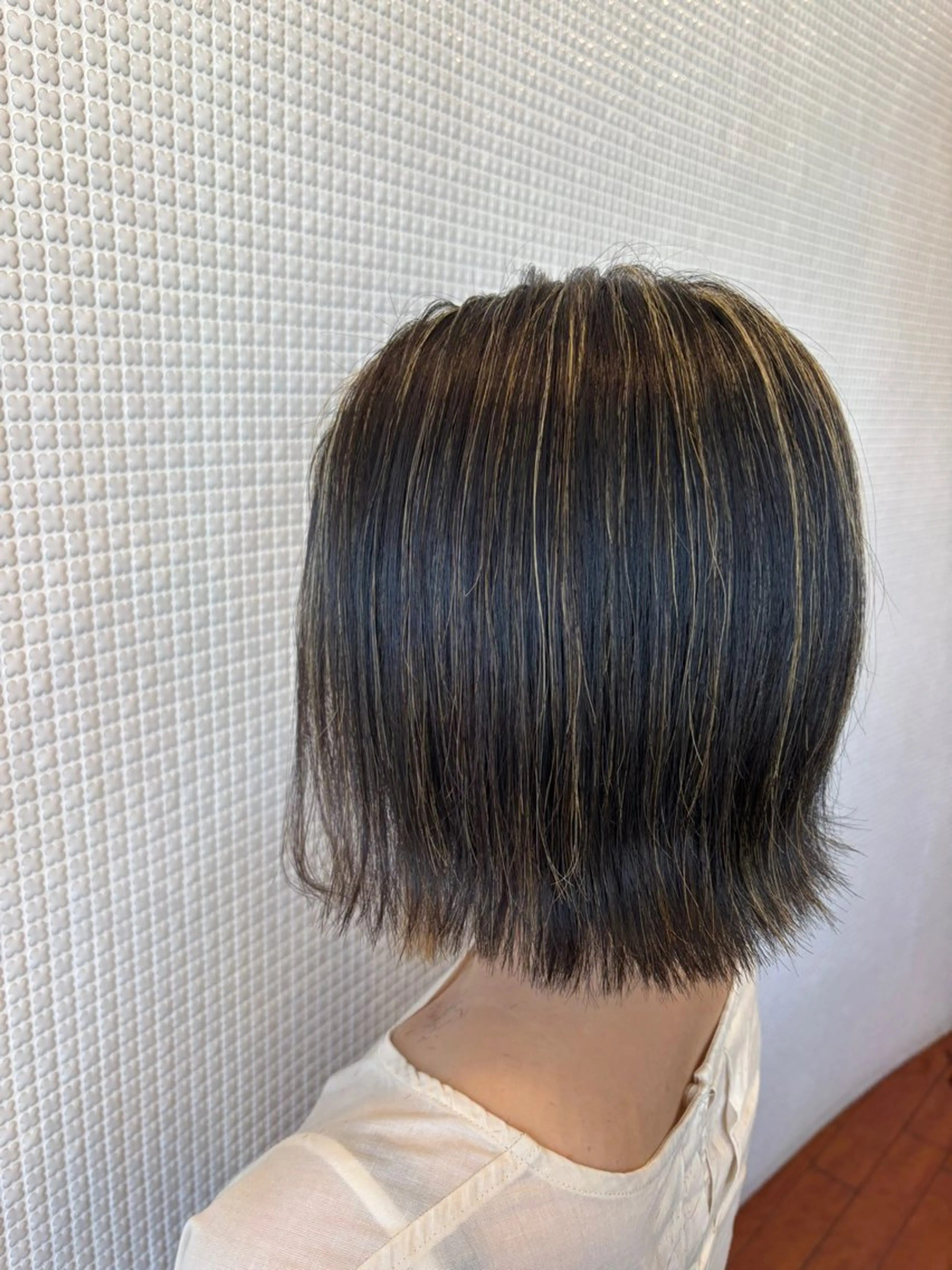 ミディアム カラー ブリーチ ハイライトカラー ハイライト 榧木 萌香のヘアスタイル