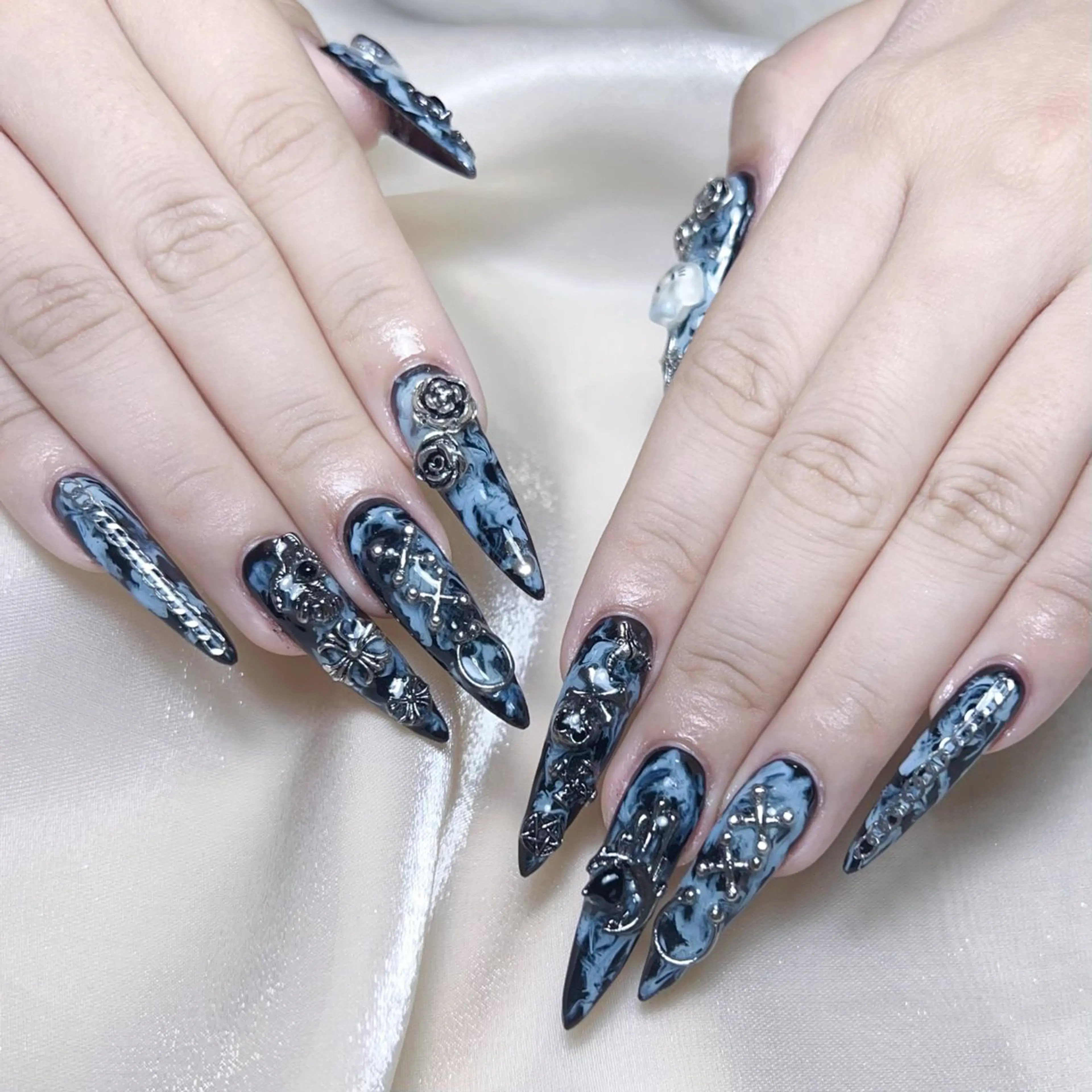 メンズ ネイル メンズ韓国風 アートネイル オーロラネイル ガーリー キラキラネイル ハンドネイル Nail salon 木にいるのネイルデザイン