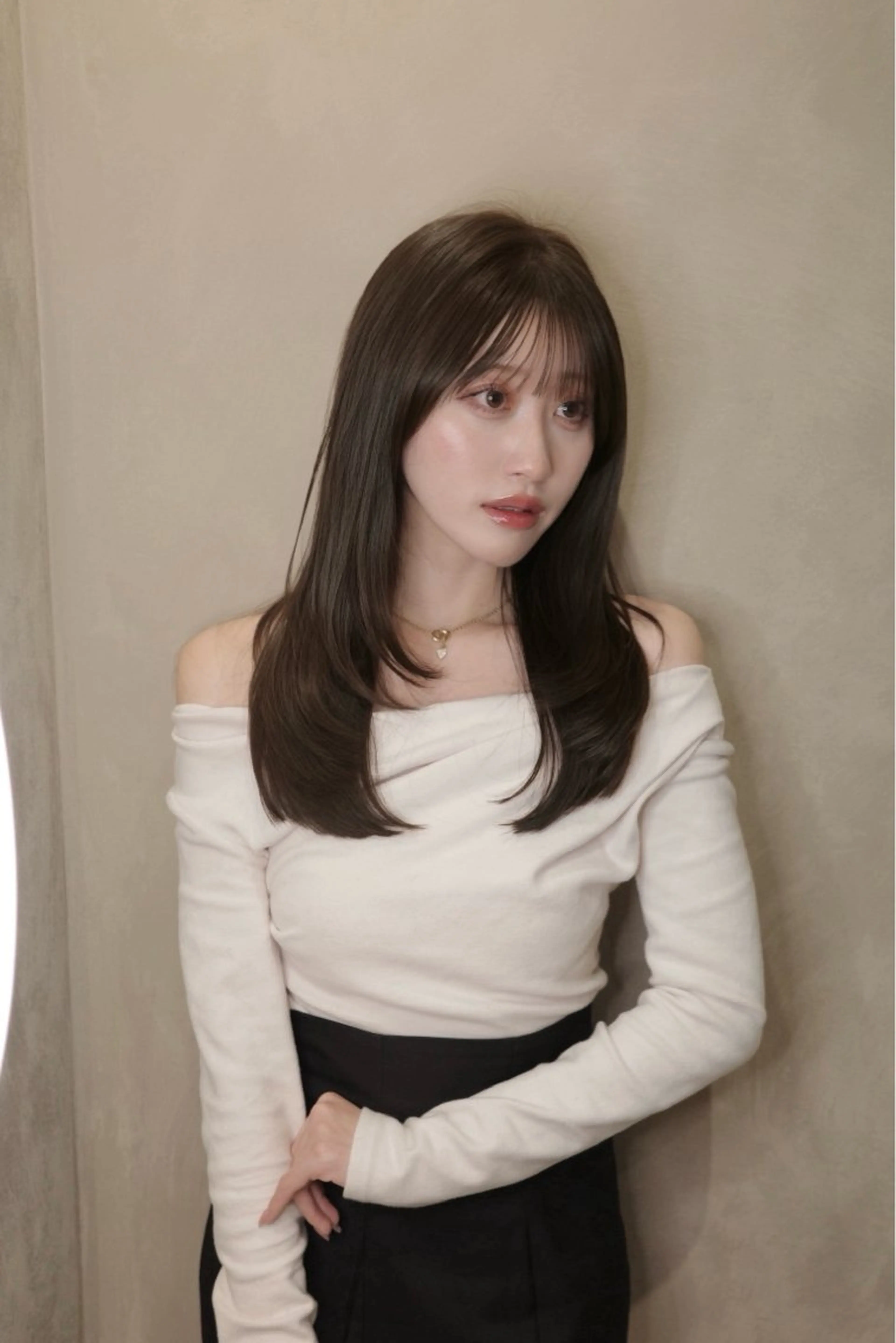 セミロング 髪質改善 レイヤーカット 似合わせカット 美顔形成｜酒井 ｜青山のヘアスタイル