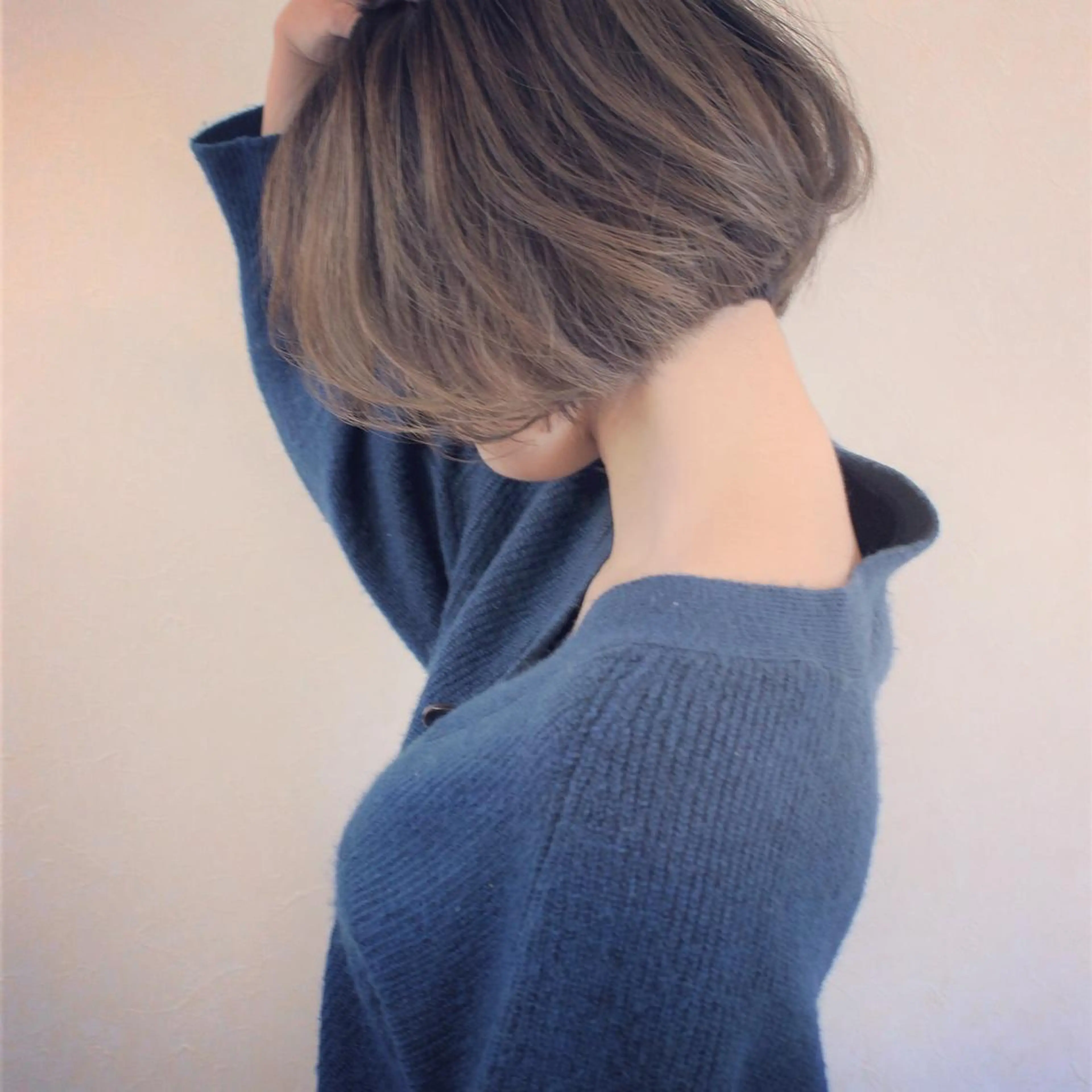 ショート カラー 小濱 秀人のヘアスタイル