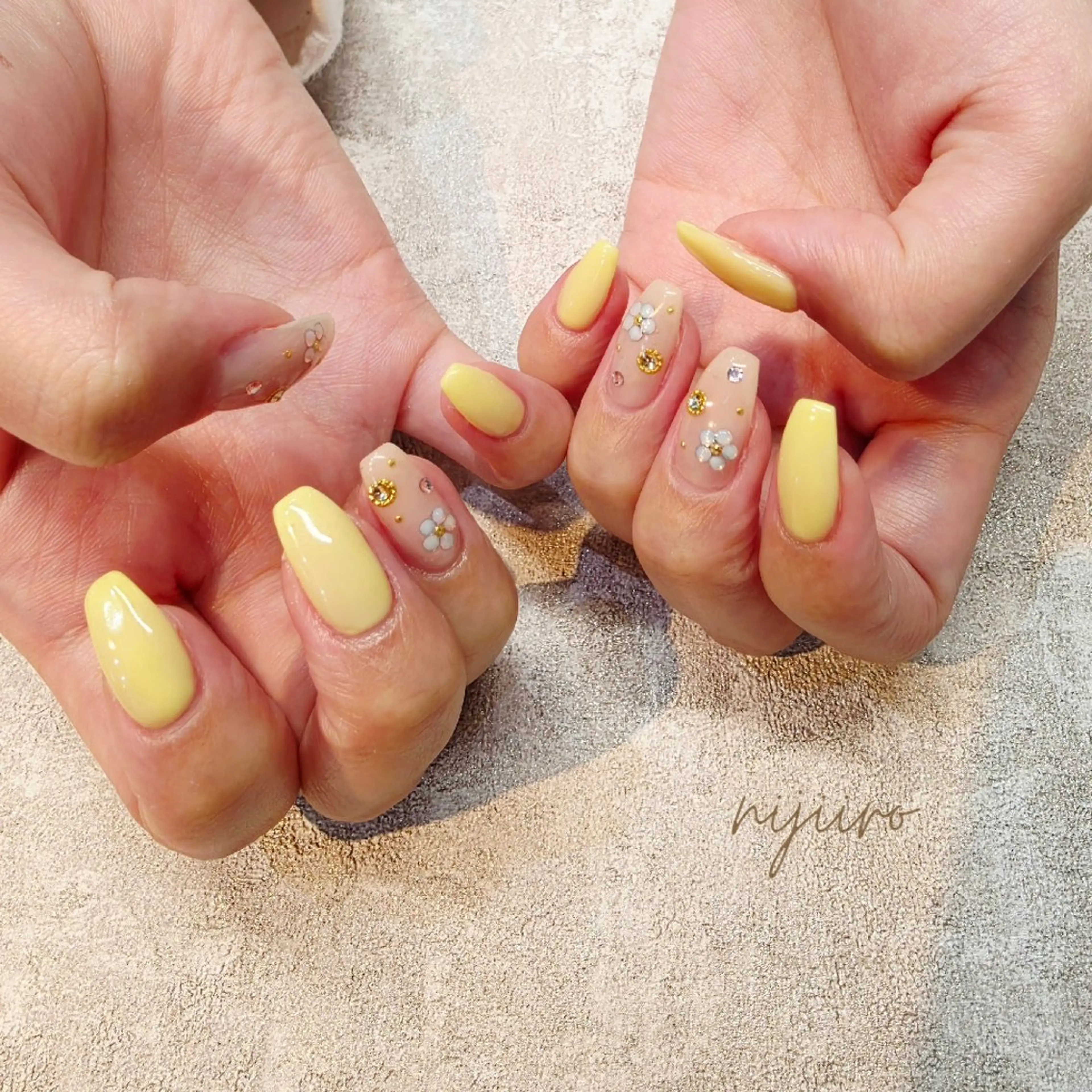 ネイル ハンドネイル nailatelier nijiiro.所属・nijiiro🌈 サトウのネイルデザイン
