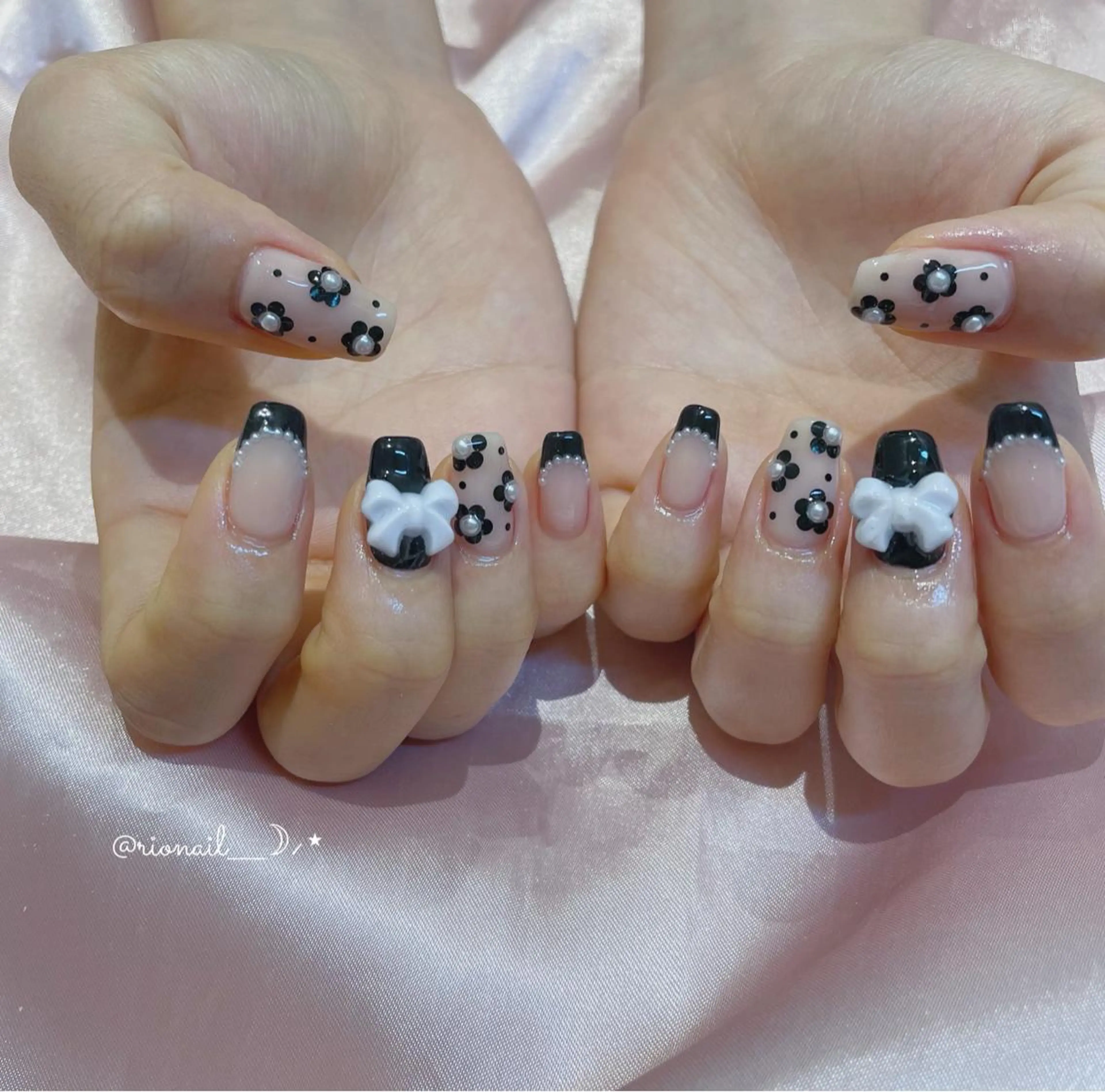 ネイル アートネイル ハンドネイル 𝘙𝘪𝘰𝘯𝘢 ...🕯🤍のネイルデザイン