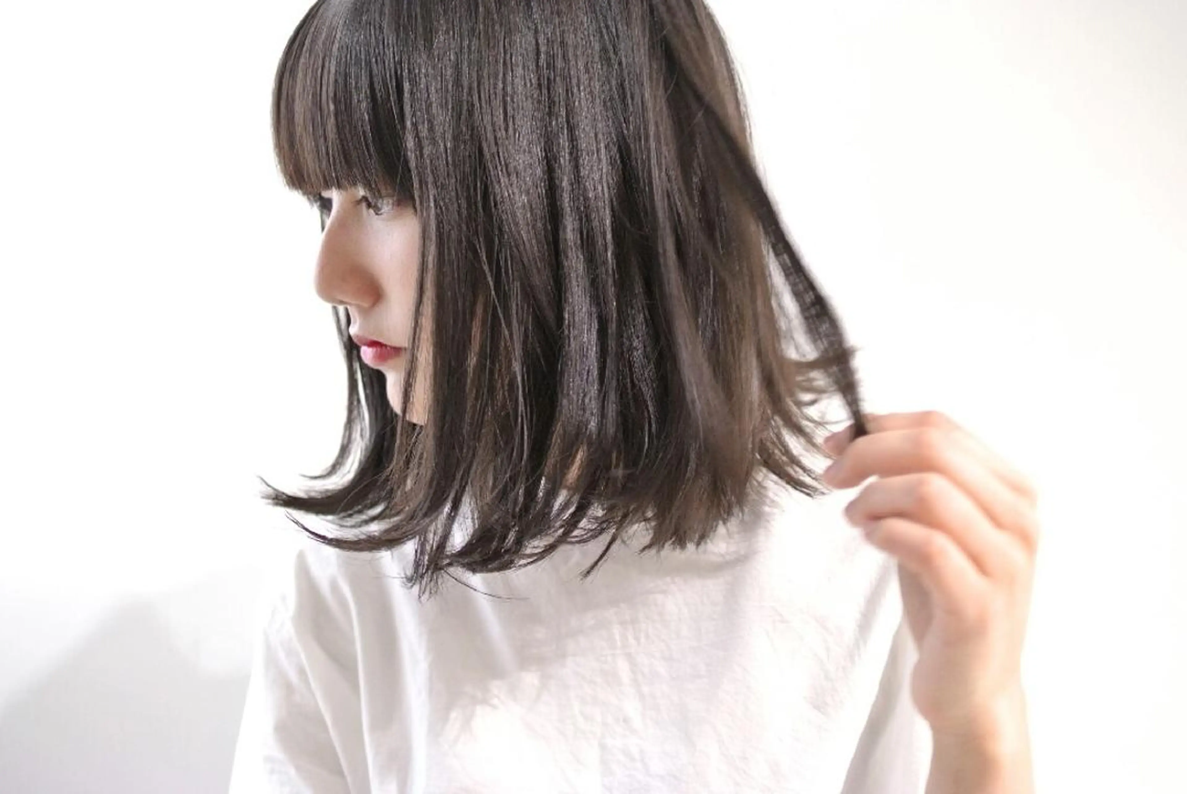 ミディアム セミロング カラー 樋口 千尋のヘアスタイル