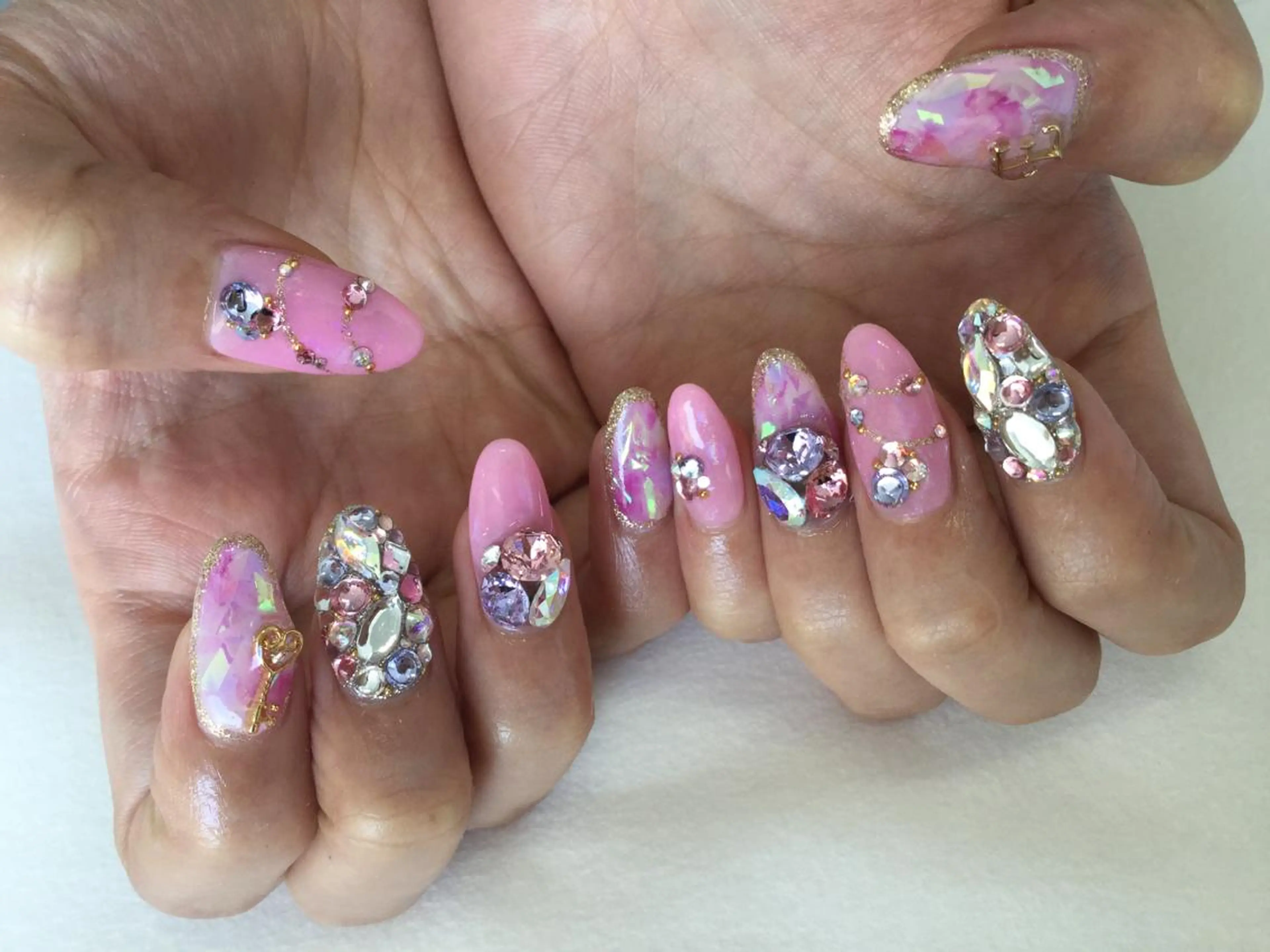 ネイル ハンドネイル 💎🐰 saki. m 🐰💎のネイルデザイン