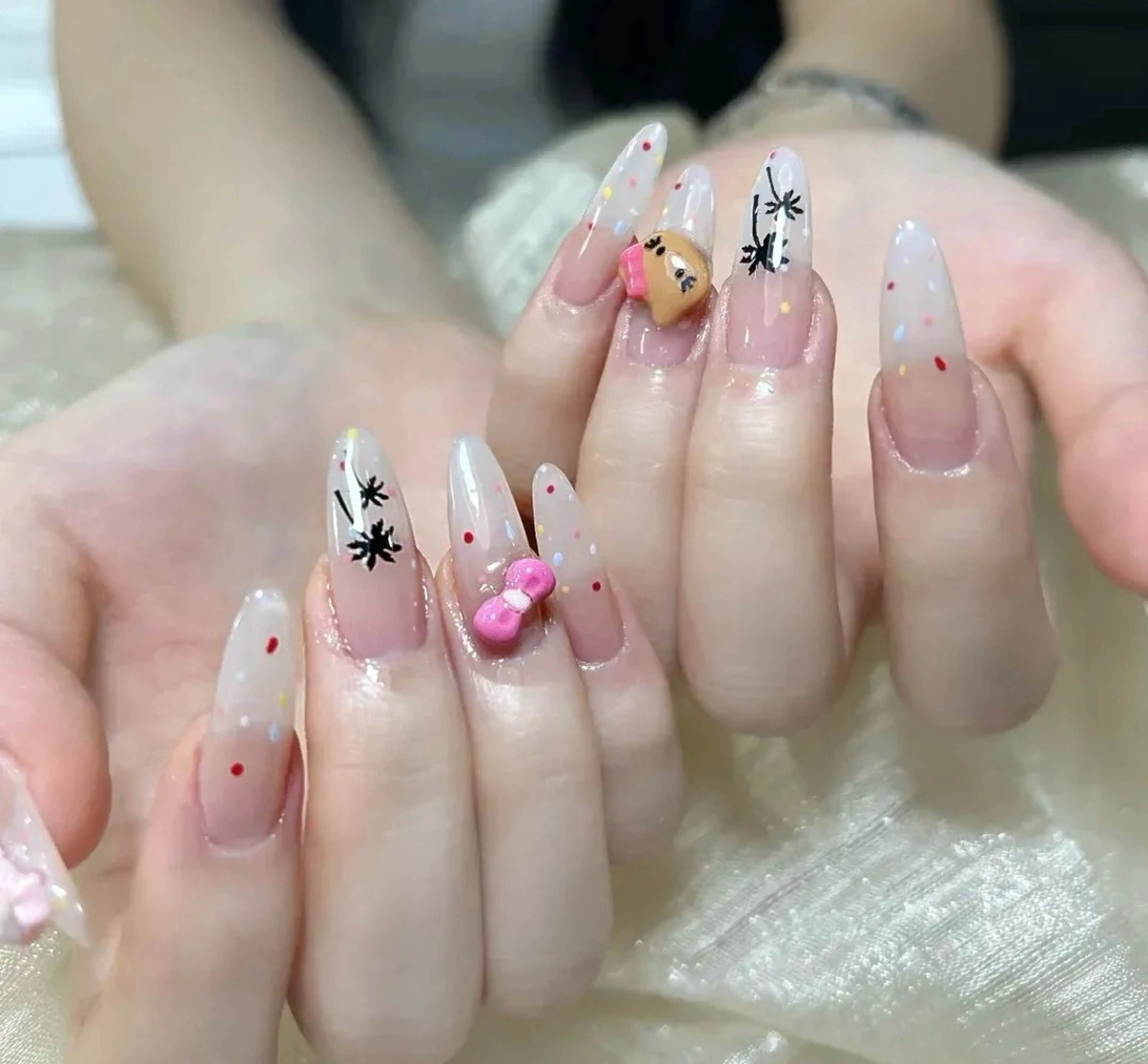 ネイル チークネイル 長さ出し フラワーネイル フレンチネイル ガーリー SunNail池袋駅 ワンホンネイルのネイルデザイン