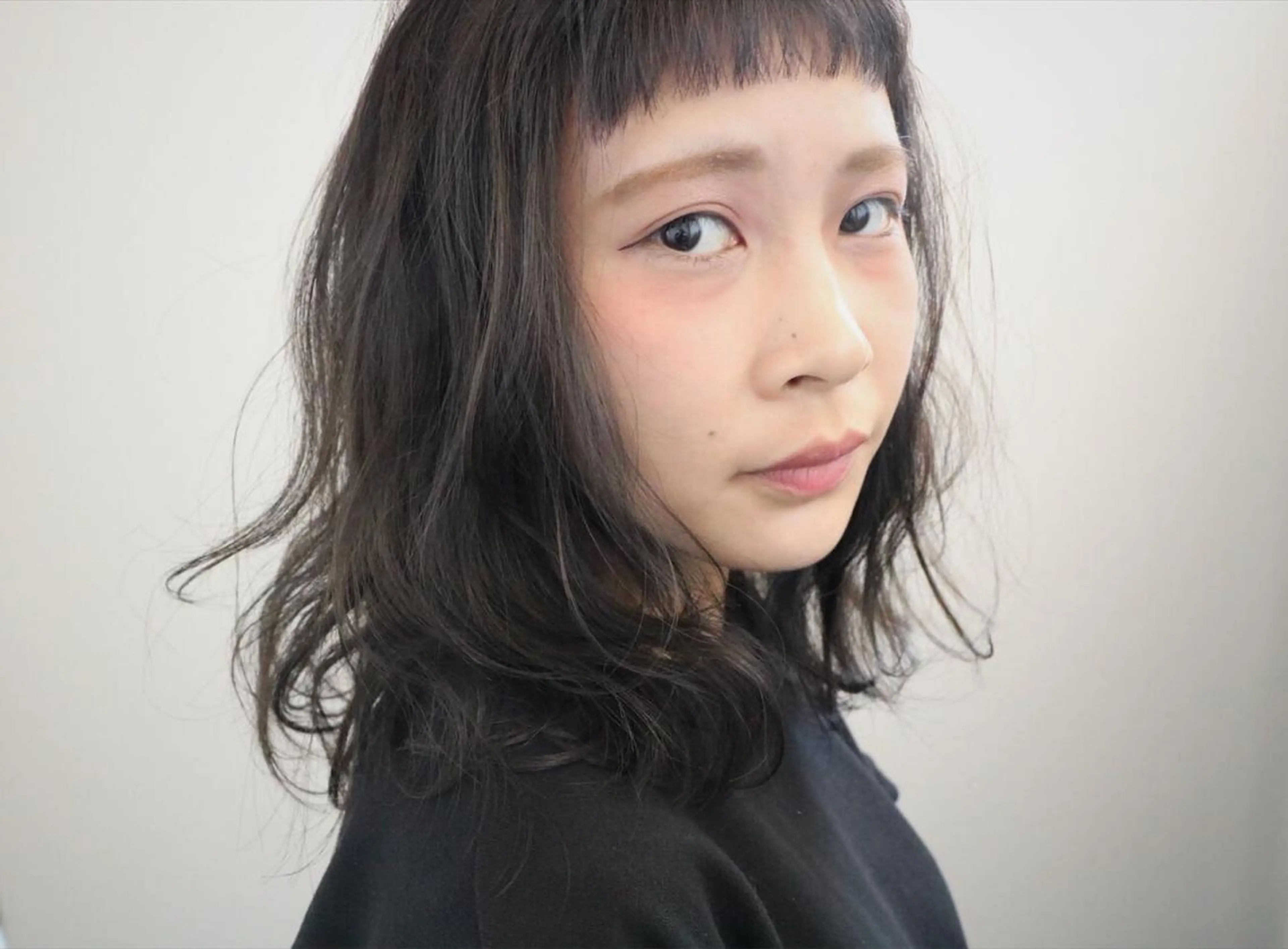 ロング カラー ブルーカラー ハイライトカラー ハイライト soins de MaLilyのヘアスタイル