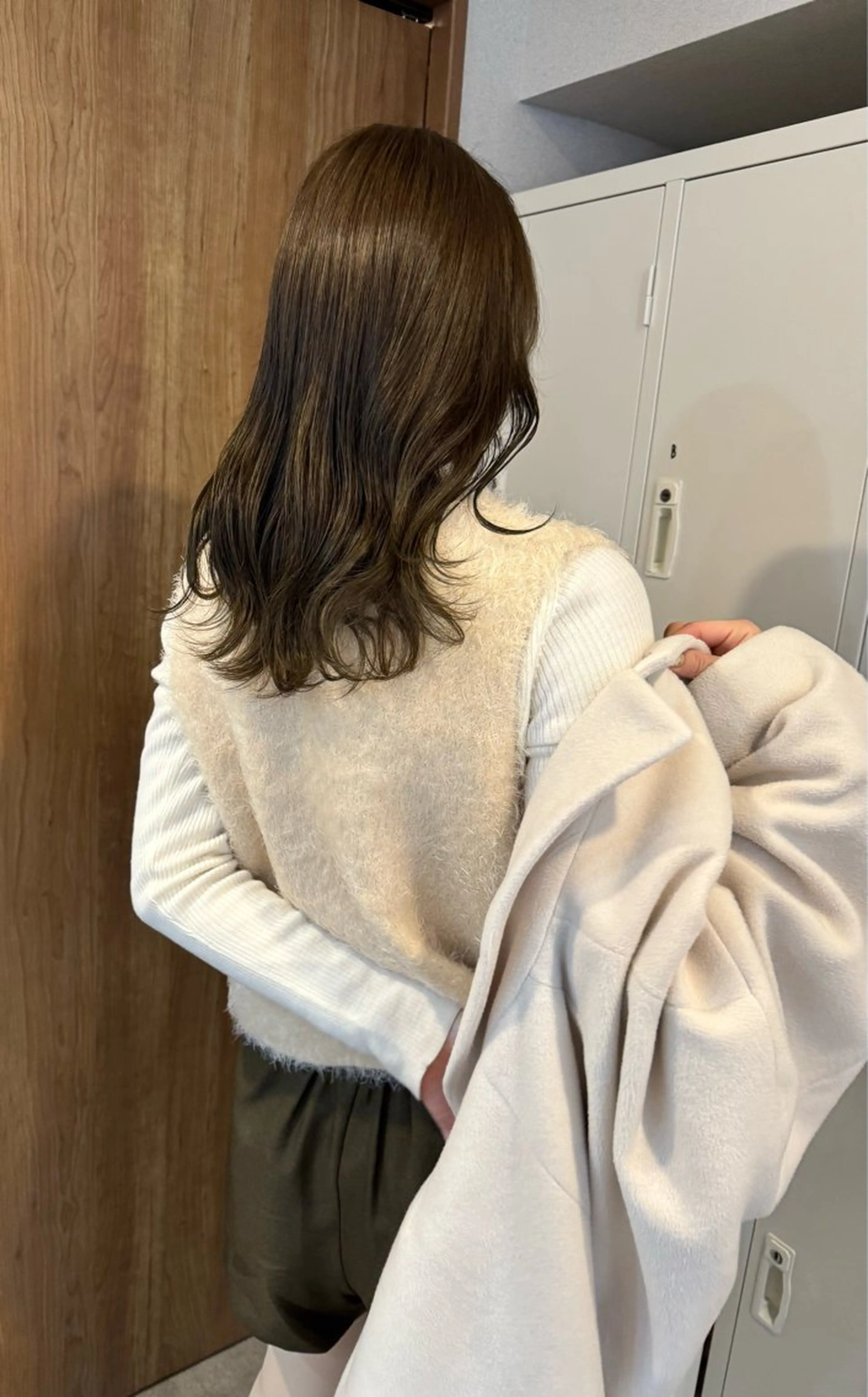 セミロング カラー ヘアアレンジ NATSUKA 403号室のヘアスタイル