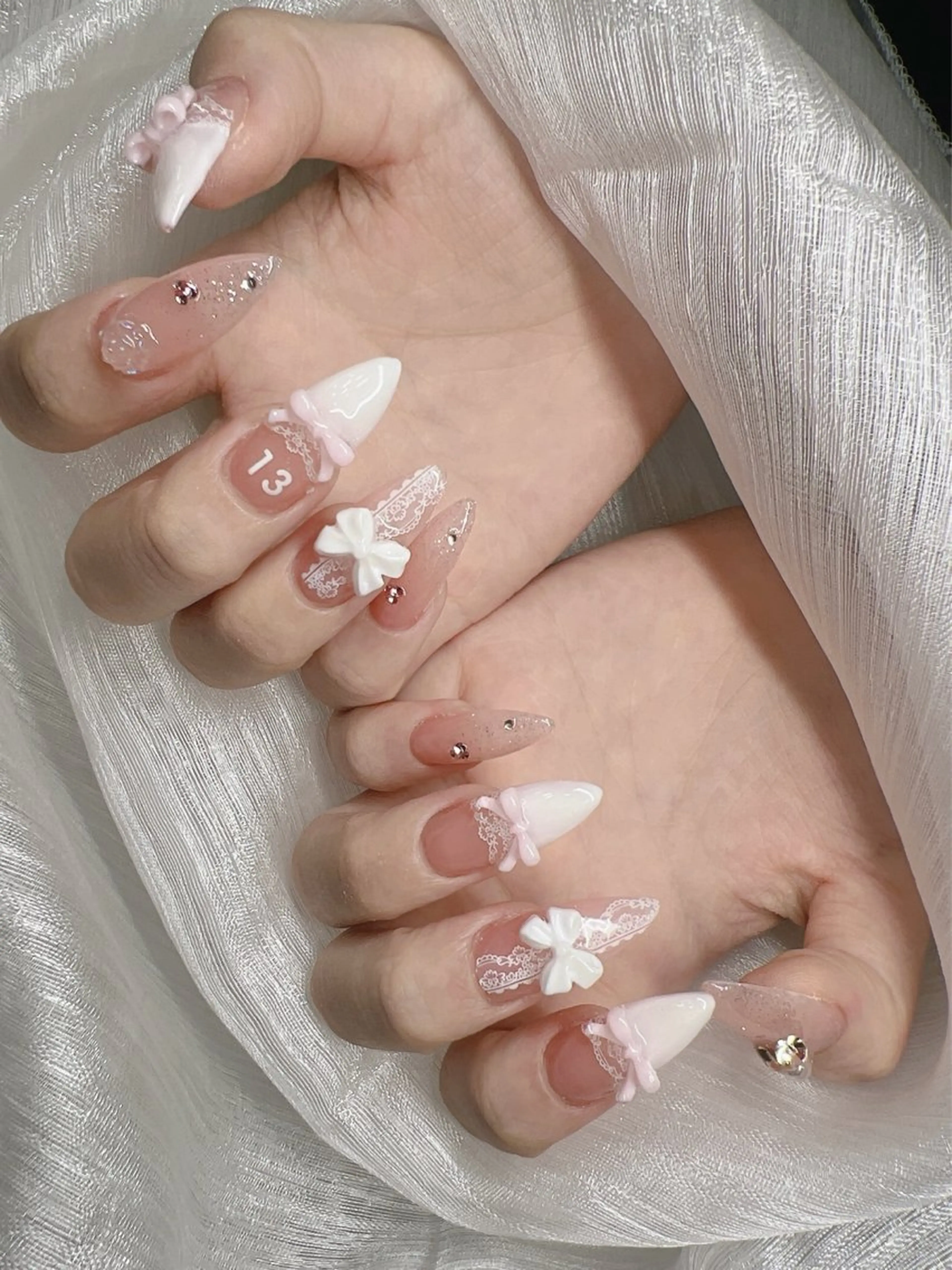 ネイル 長さ出し グラデーション 卒業式 キラキラネイル マグネットネイル ハンドネイル Lee Nails チップ長さだし専門店のネイルデザイン