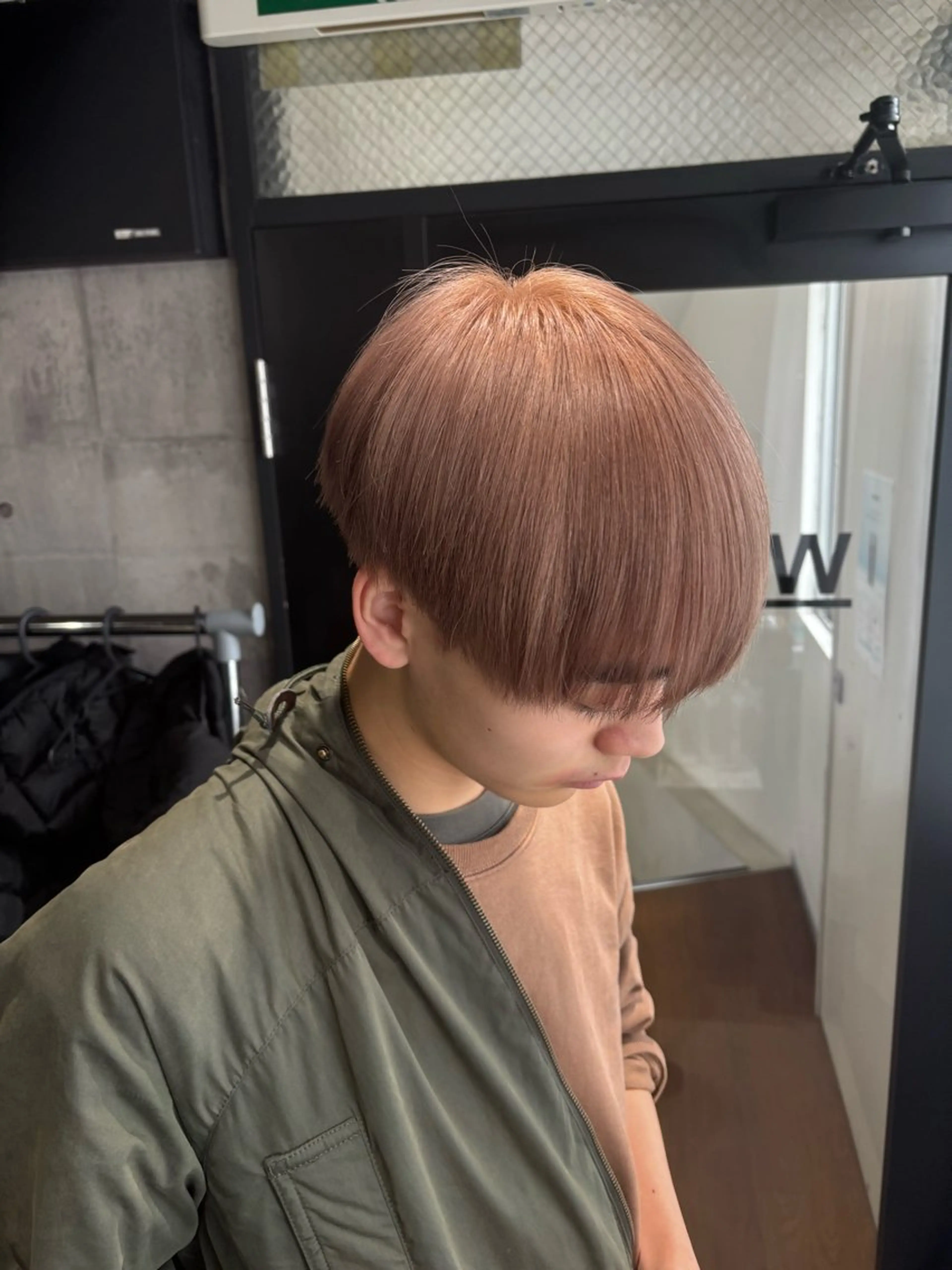 カラー メンズ ベージュカラー ミルクティーベージュ カット ヘアカラー トリートメント _white【京橋店】所属・_WHITE / KENTOのヘアスタイル