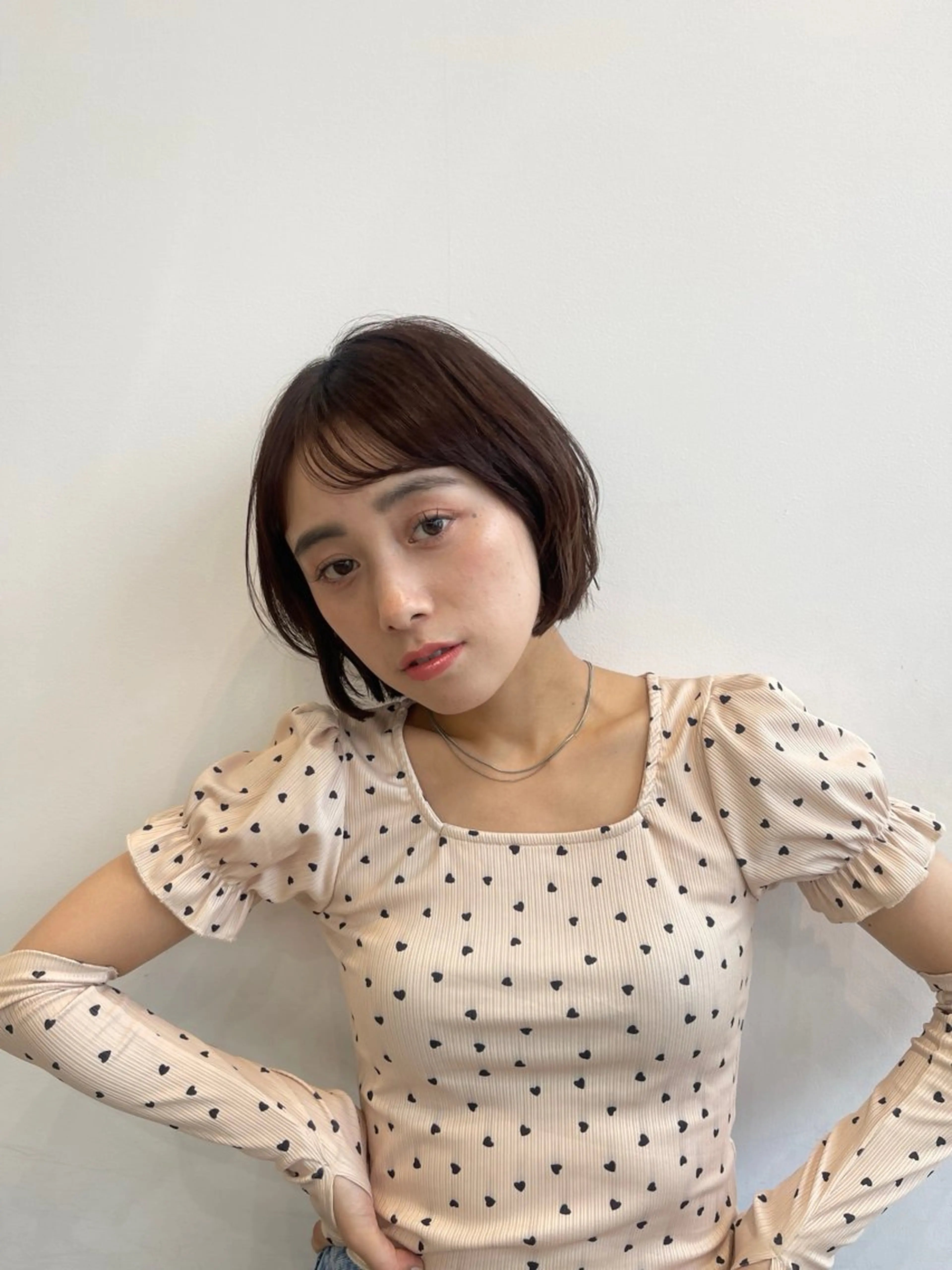 ショート カラー ヘアアレンジ 顔まわりレイヤー レイヤーカット 愛莉/ラベンダー/ ベージュ/ブラウンのヘアスタイル