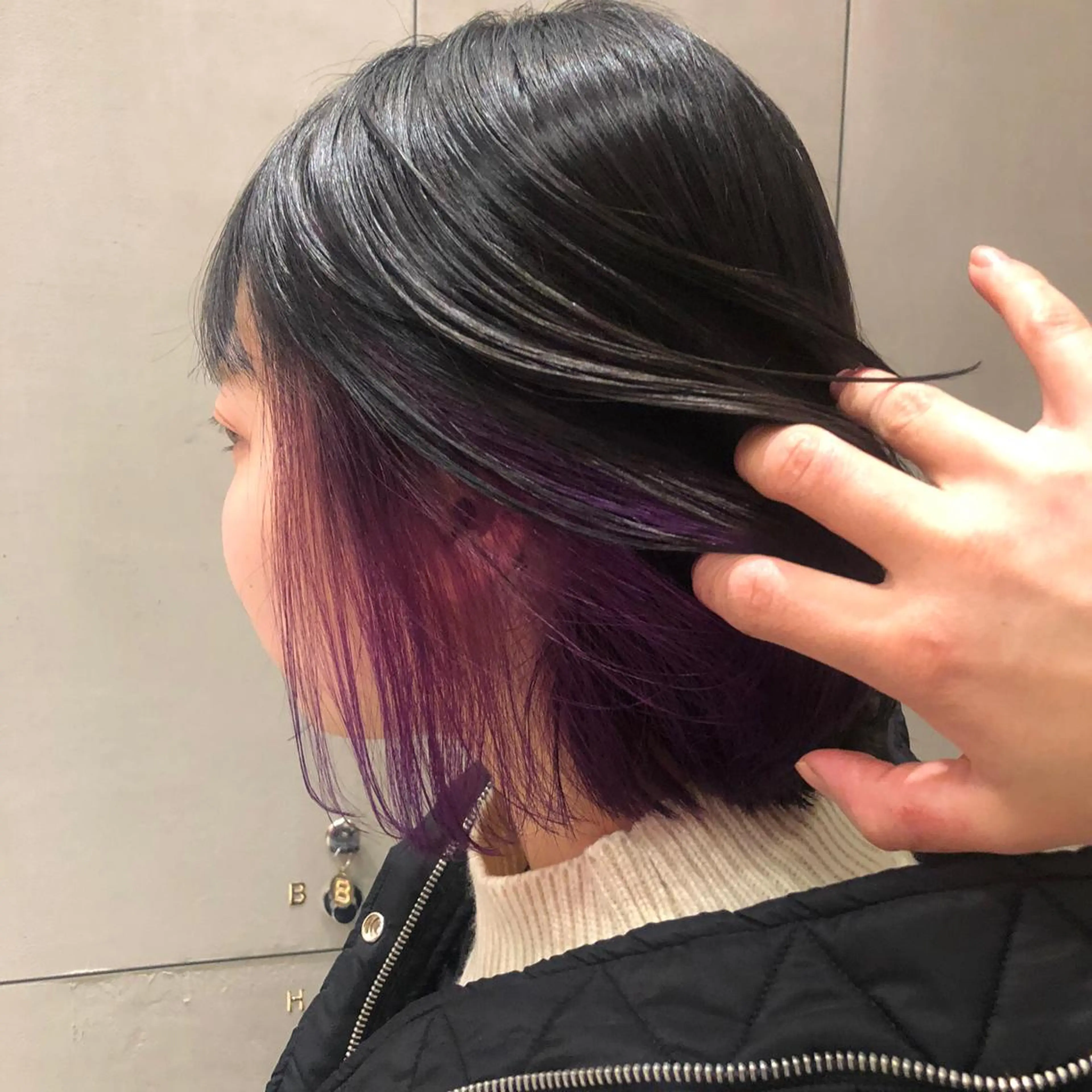 ミディアム カラー インナーカラー パープルカラー 古屋 花織のヘアスタイル