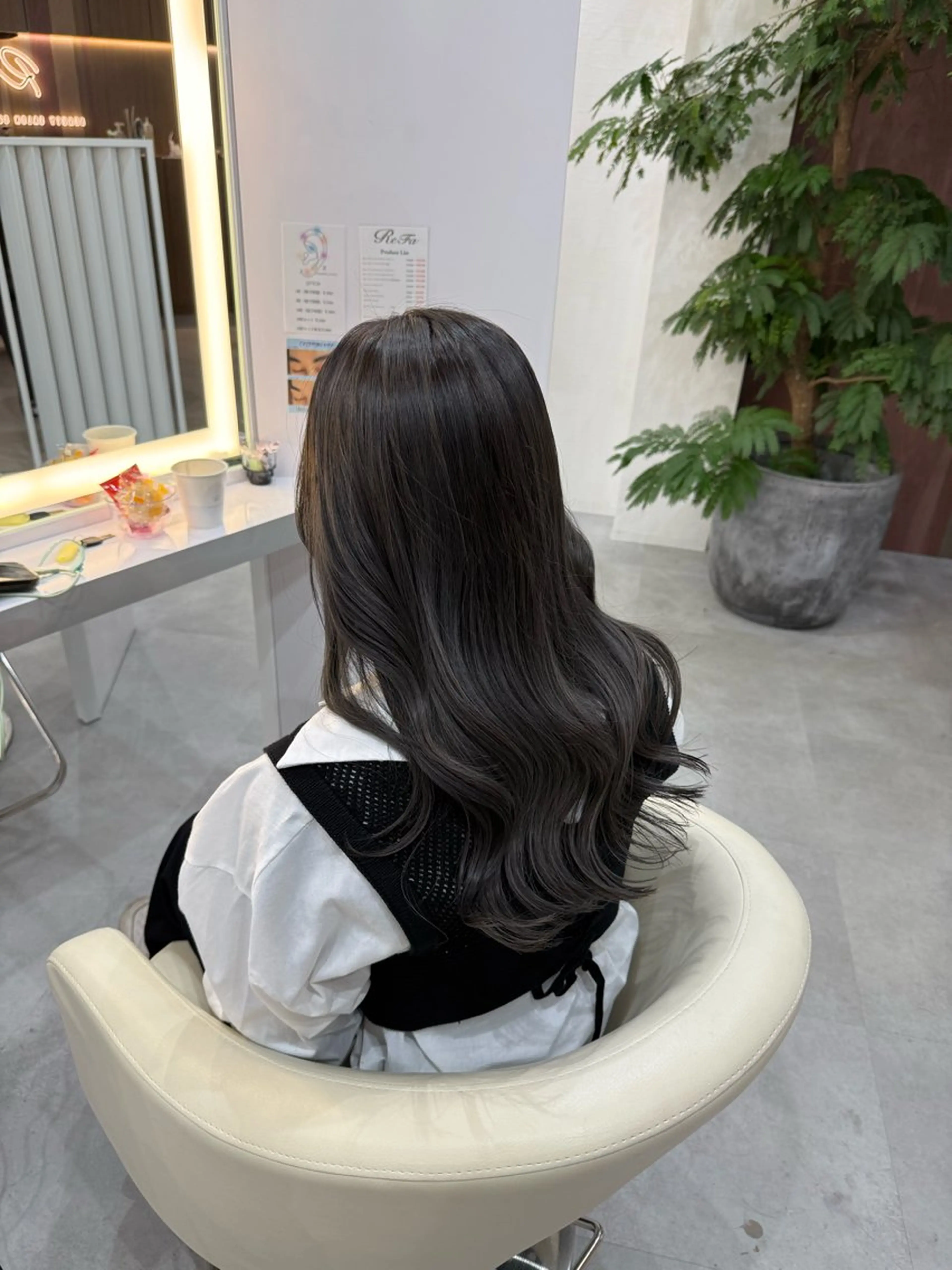 ロング R/🎀 ヘアセット・艶カラーのヘアスタイル