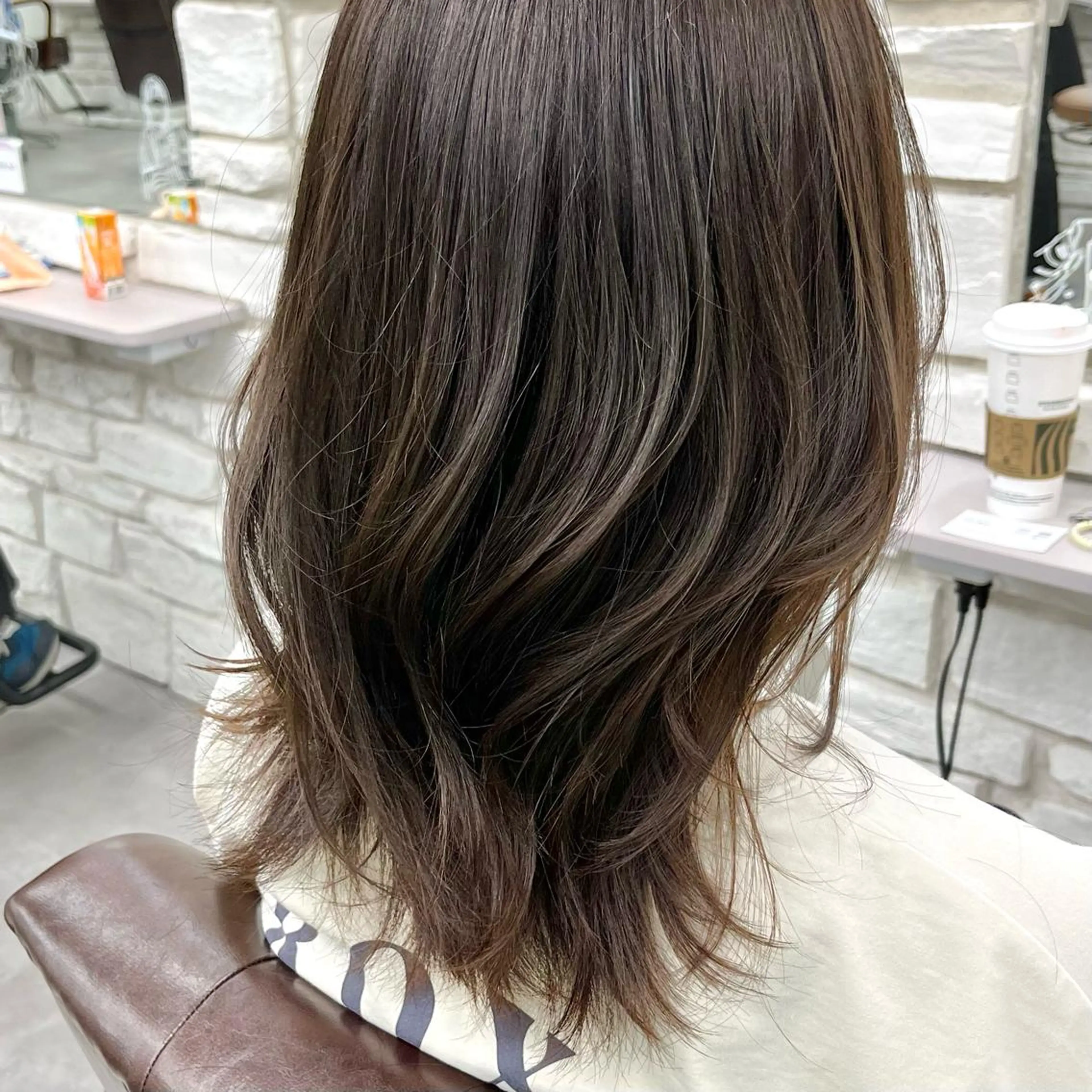カラー オリーブカラー カット ヘアカラー トリートメント 巻ける髪質改善で美髪 にデザイン✨/よしみのヘアスタイル