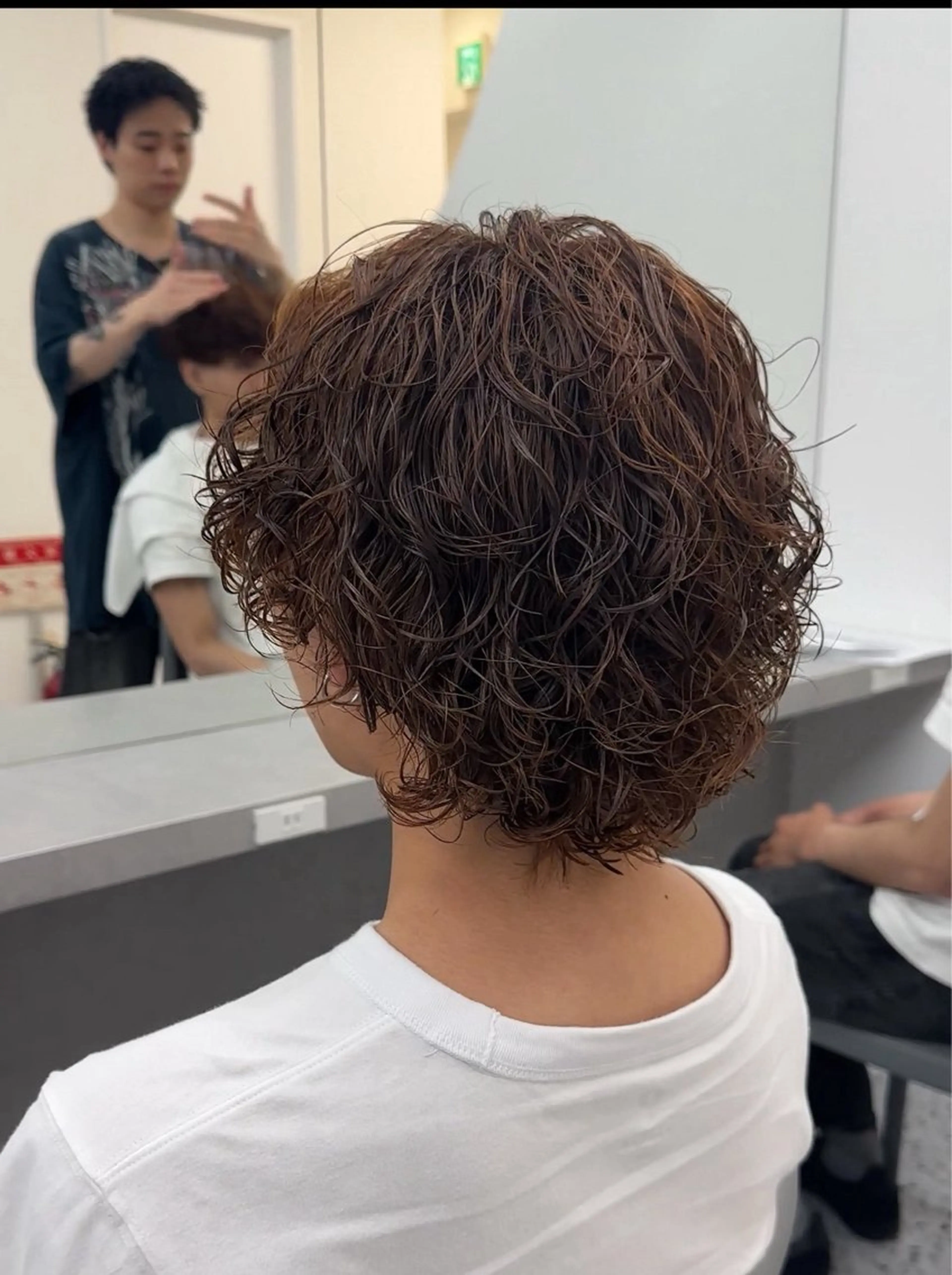 ショート カラー パーマ ✨️メンズ特化波巻き ツイスパ✨️松本真生のヘアスタイル