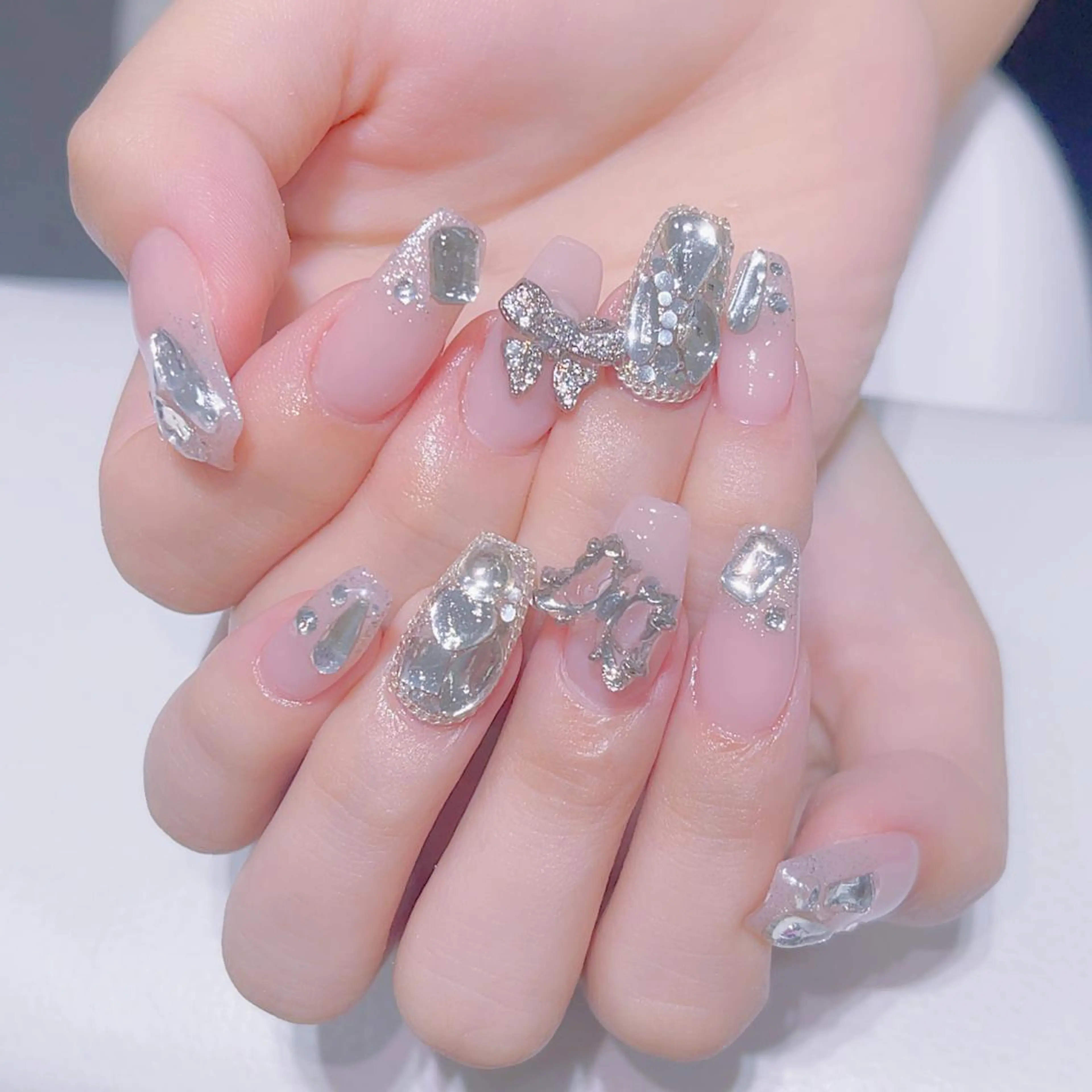 ネイル ハンドネイル Queens ciciのネイルデザイン