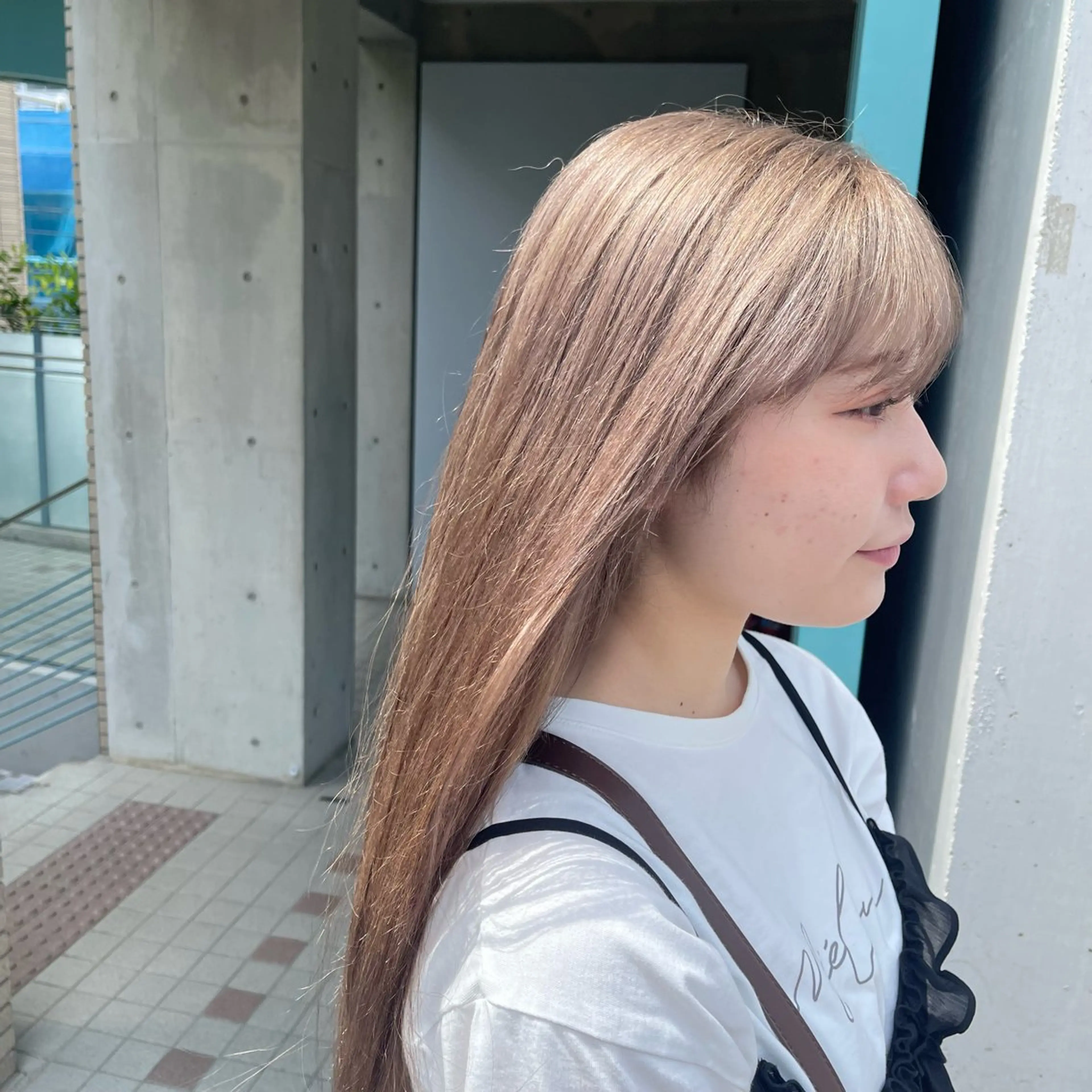 ロング カラー ベージュカラー 透明感カラー 由比藤理子 ブリーチカラー🌈のヘアスタイル