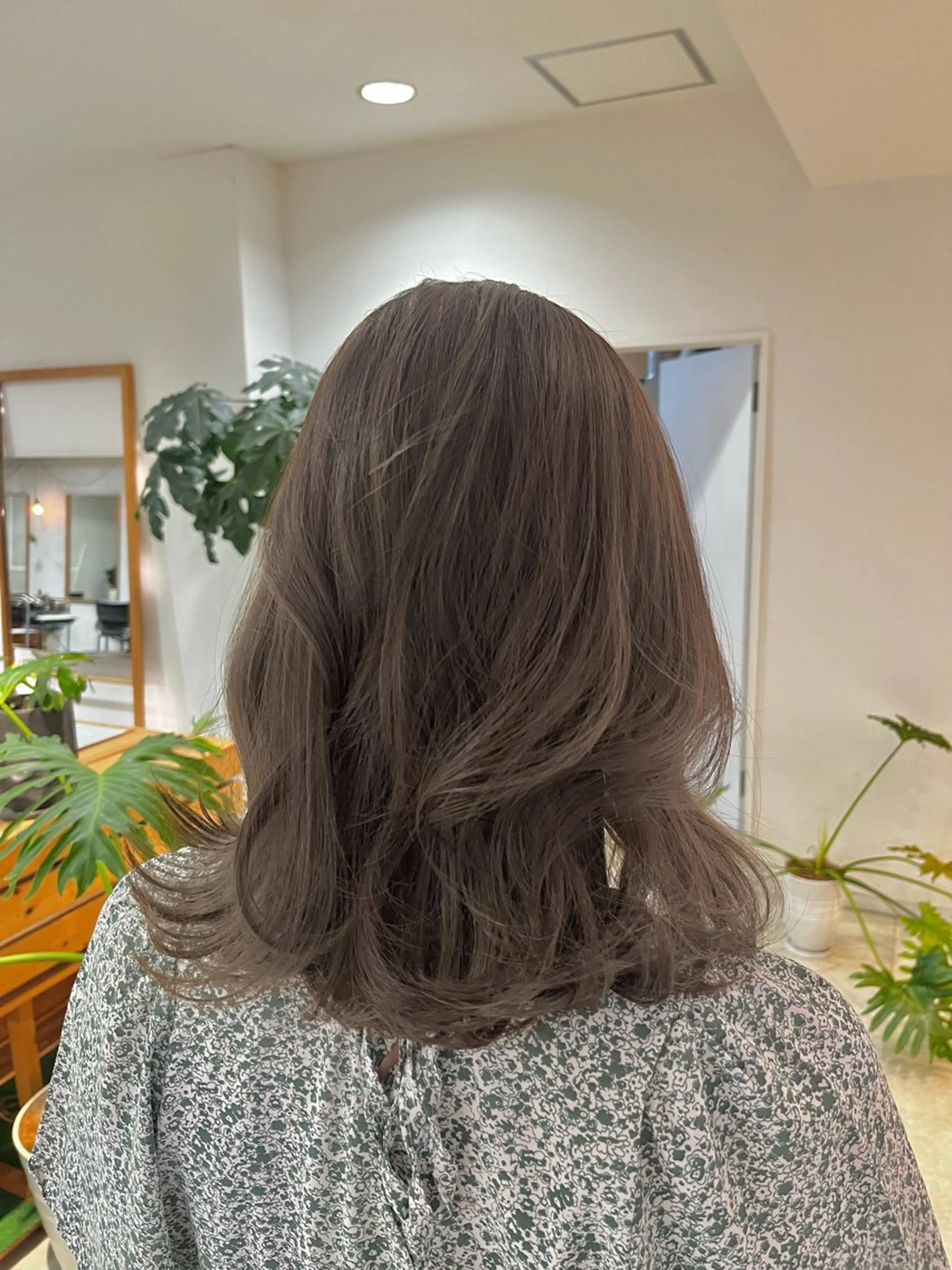 カラー カット ヘアカラー トリートメント hoNua. 栄/透明感カラーのヘアスタイル