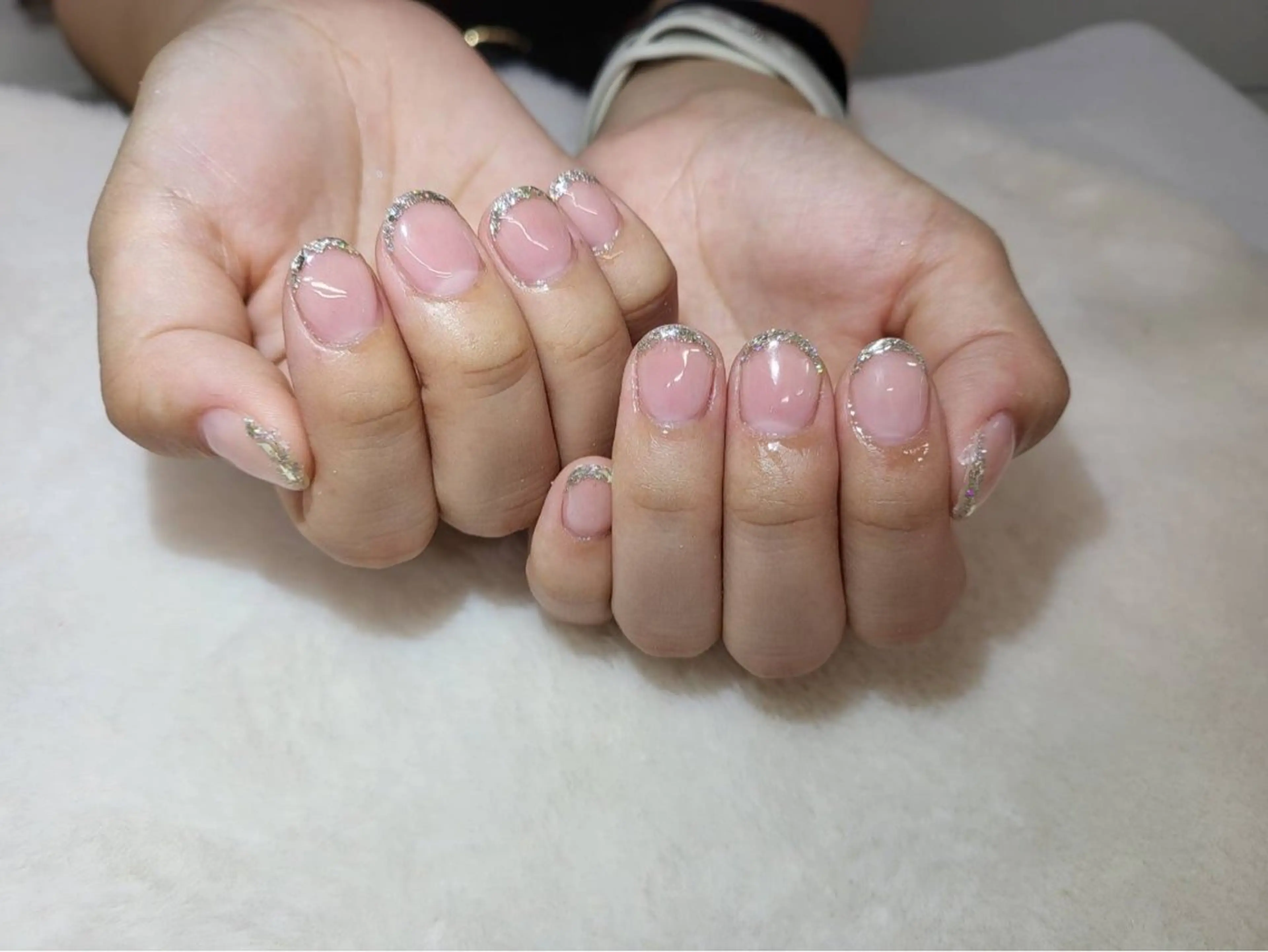 ネイル フレンチネイル ガラスフレンチ オフィスネイル シルバー シンプルネイル ハンドネイル ハンドケア Epokku ネイルサロンのネイルデザイン